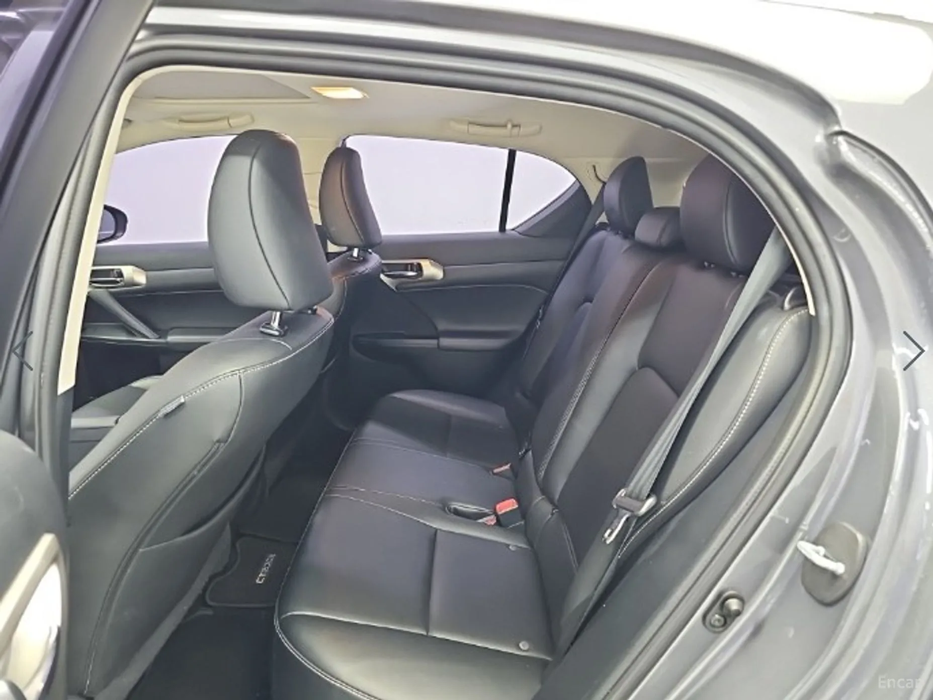 Lexus CT200h превью 12
