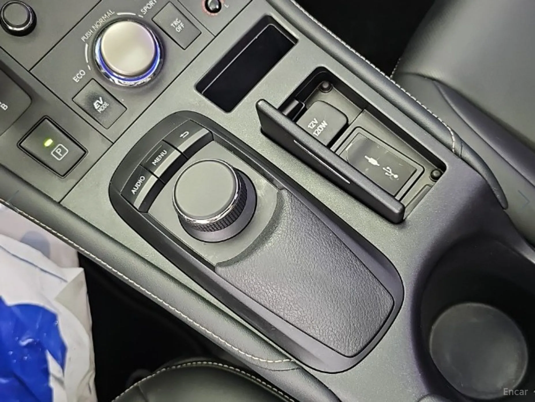 Lexus CT200h превью 17