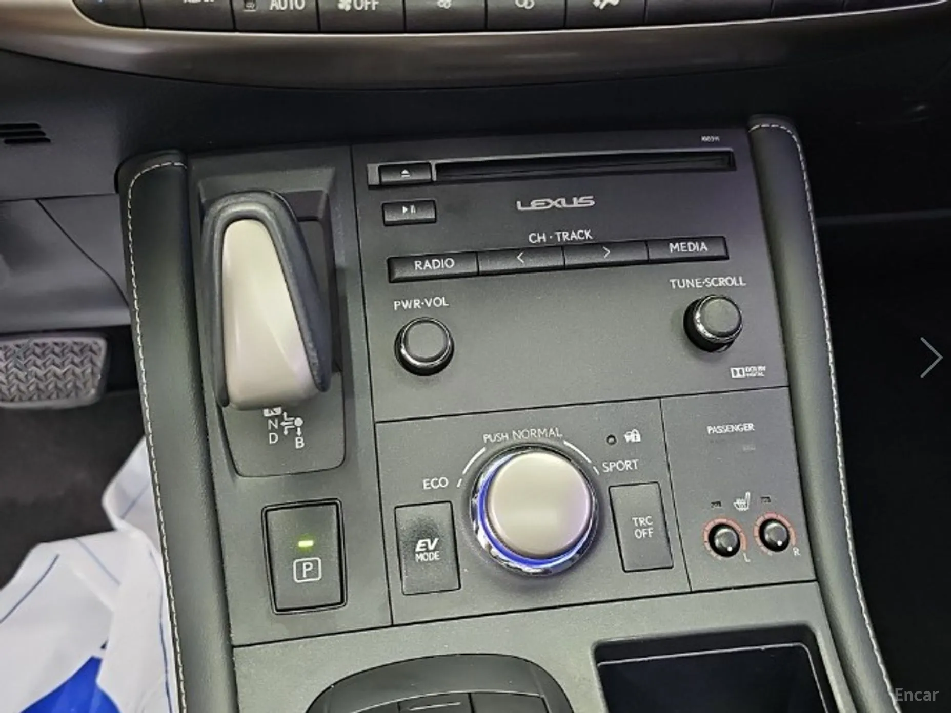 Lexus CT200h превью 8