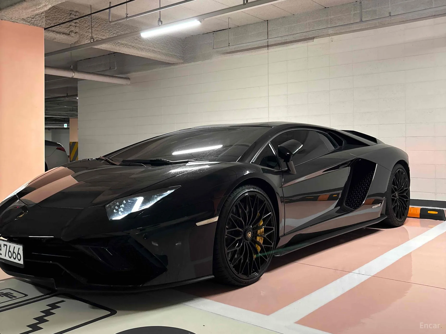 Lamborghini Aventador превью 4