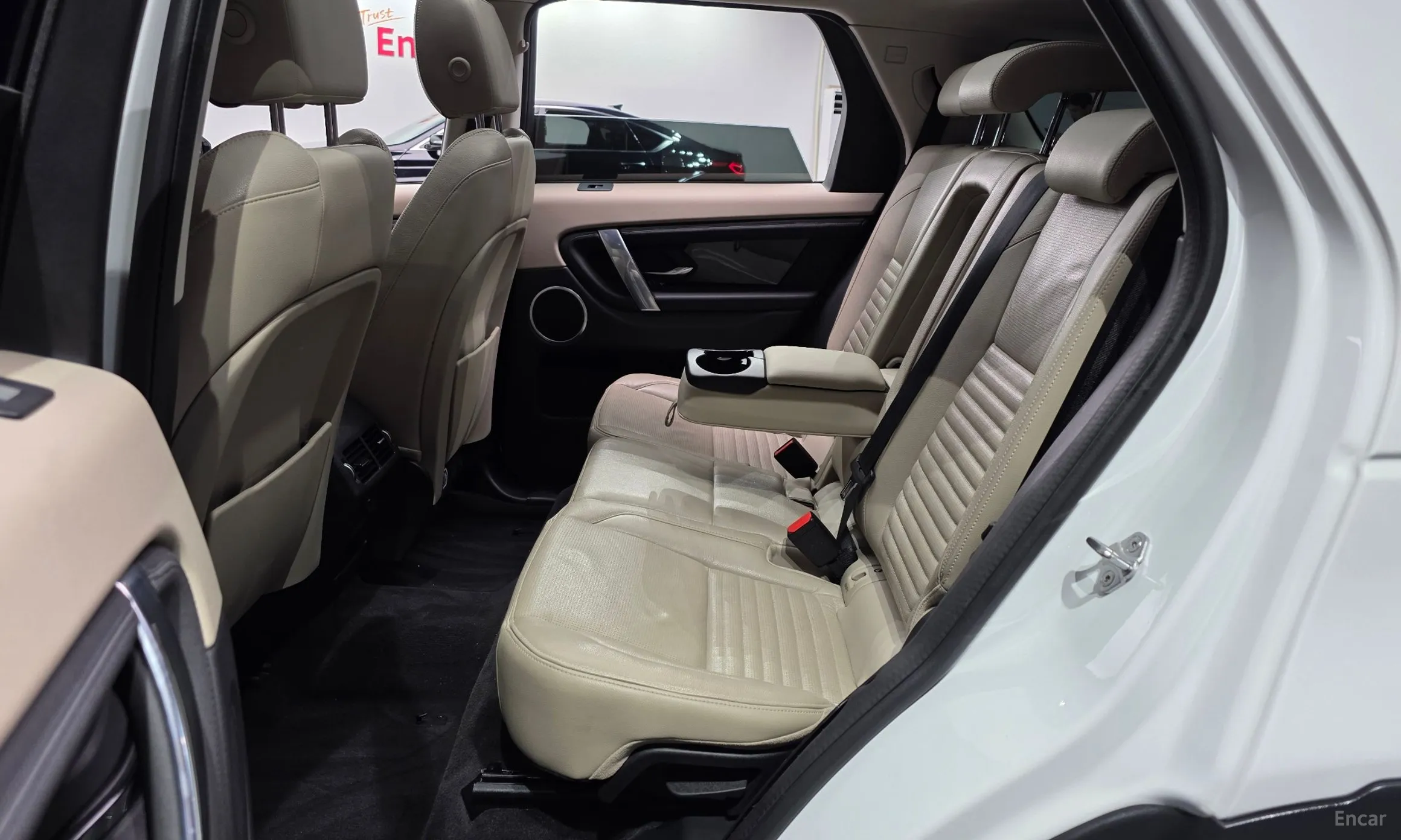 Land Rover Discovery Sports превью 11