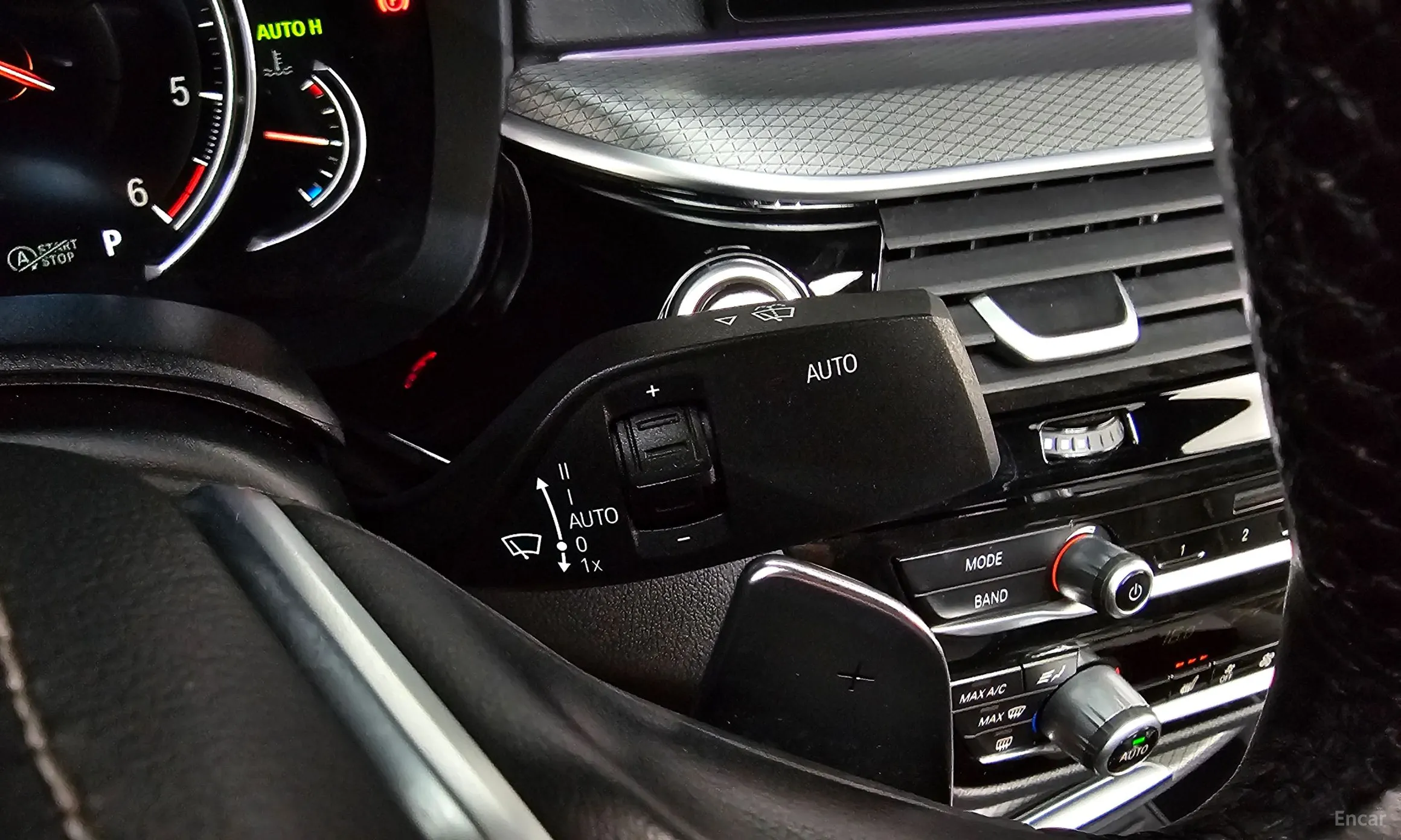 BMW 5 Series (G30) превью 17