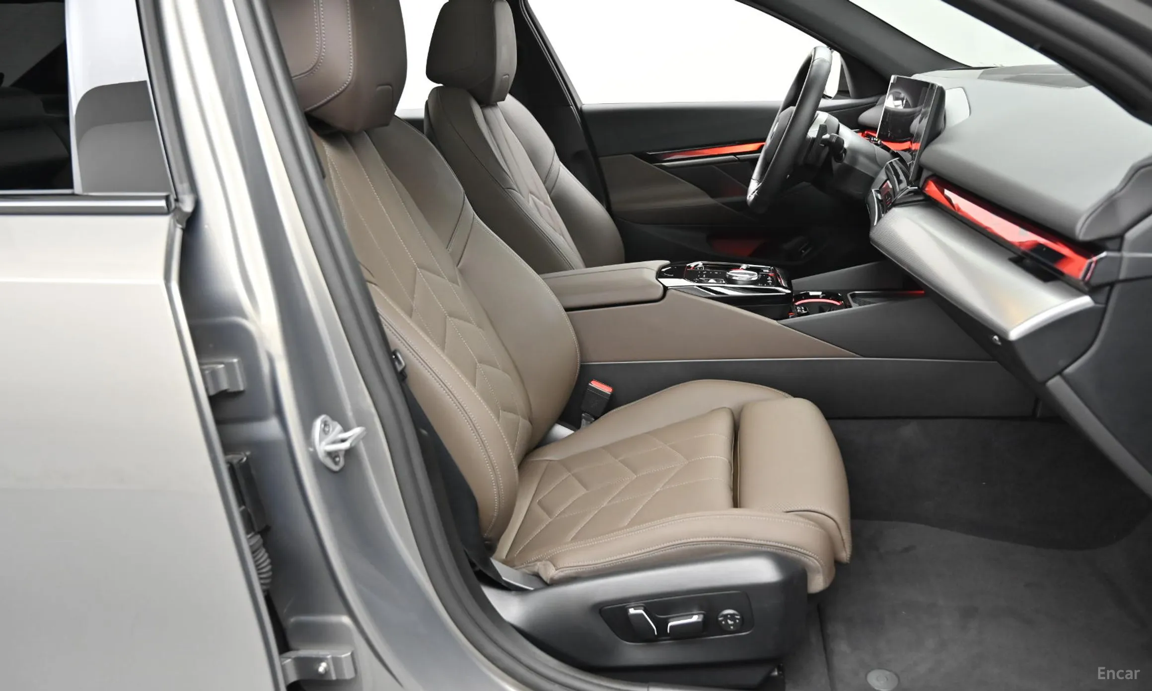 BMW 5 Series (G60) превью 10