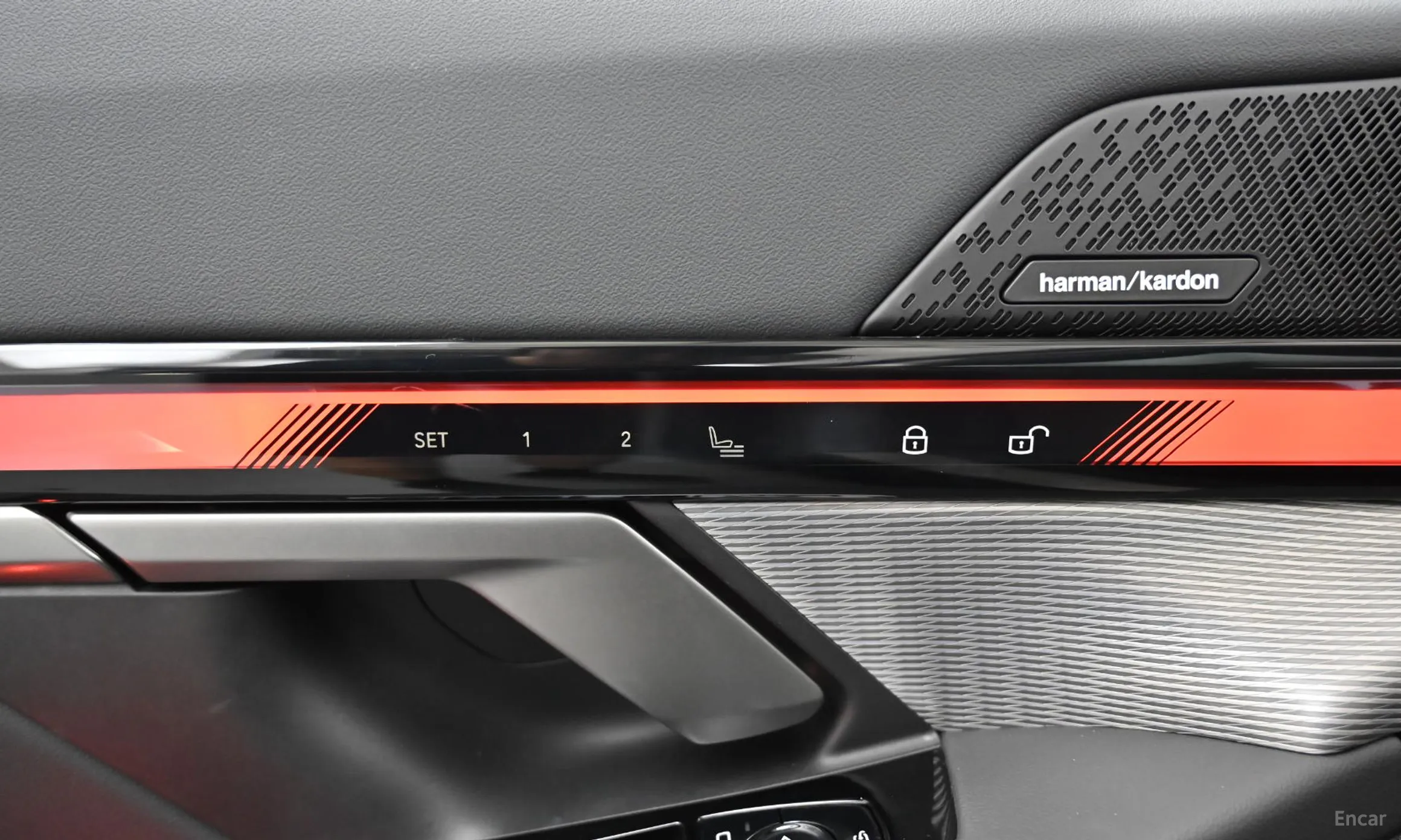 BMW 5 Series (G60) превью 20