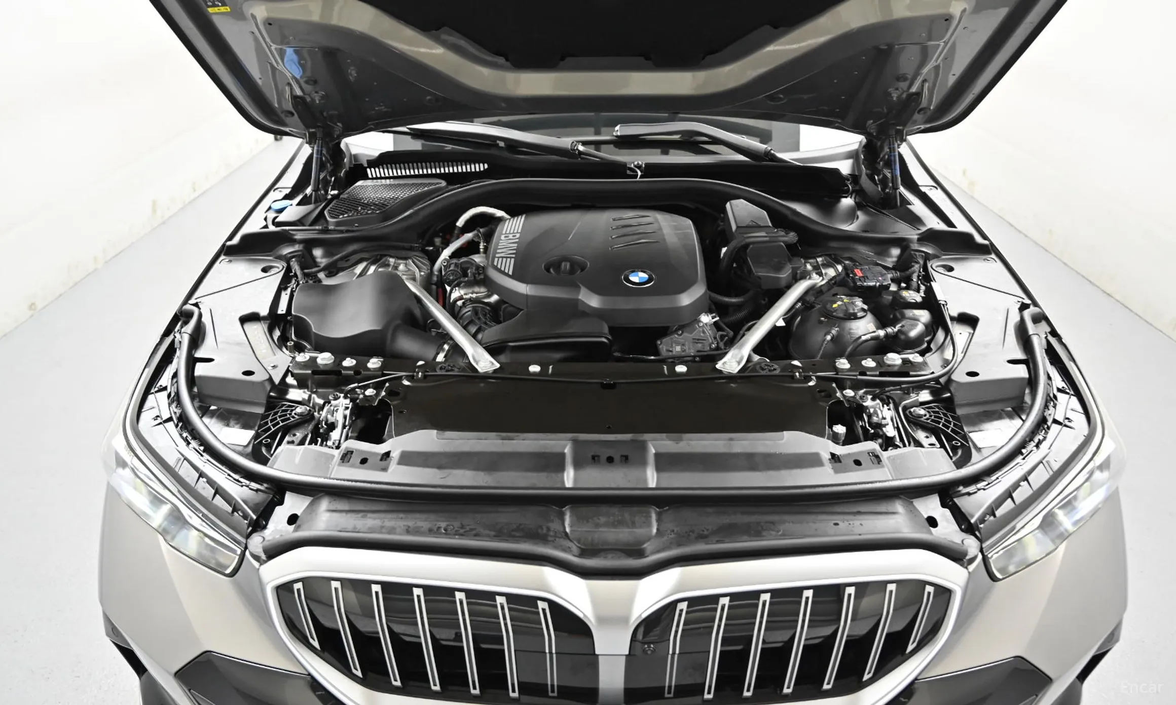 BMW 5 Series (G60) превью 6