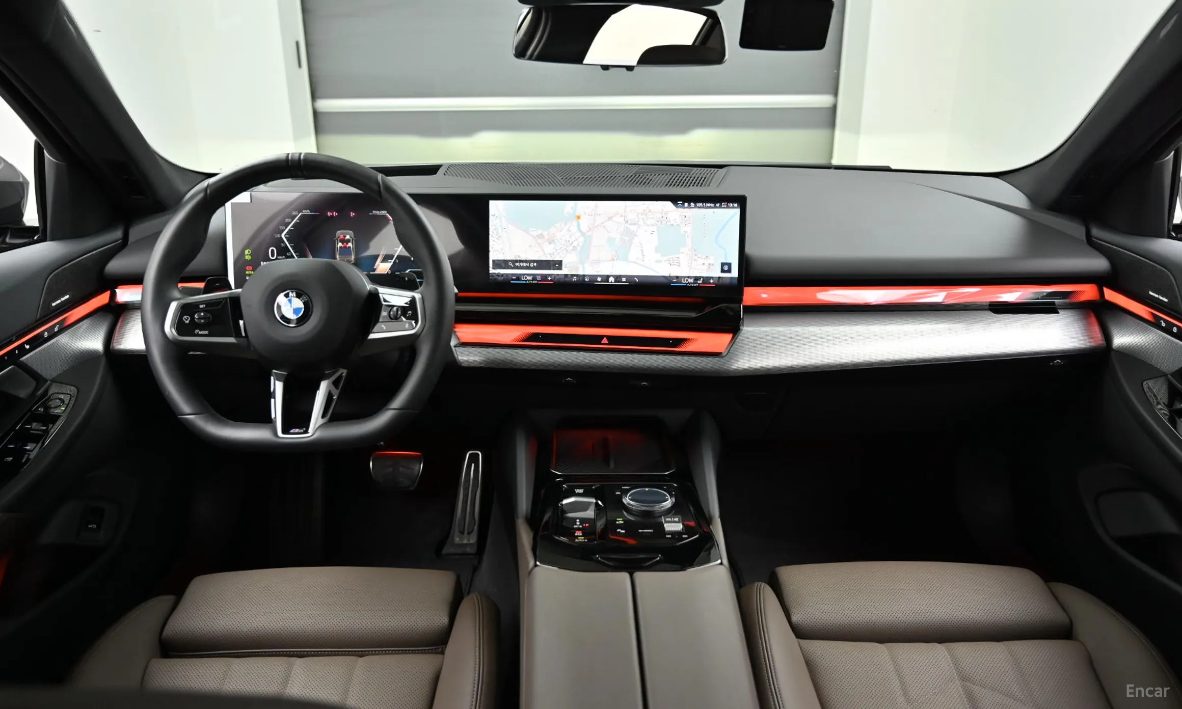 BMW 5 Series (G60) превью 7