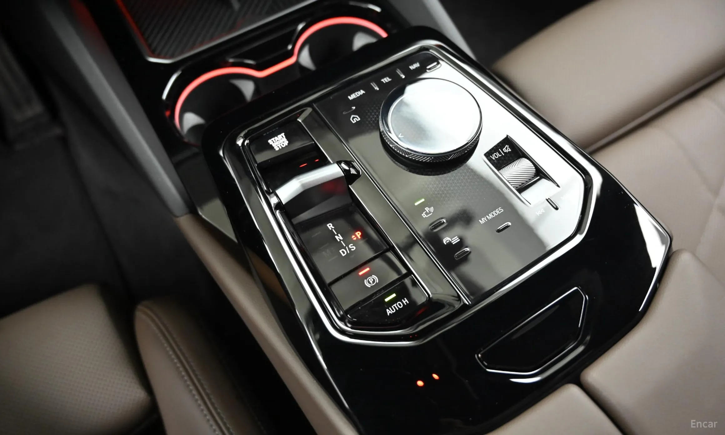 BMW 5 Series (G60) превью 9