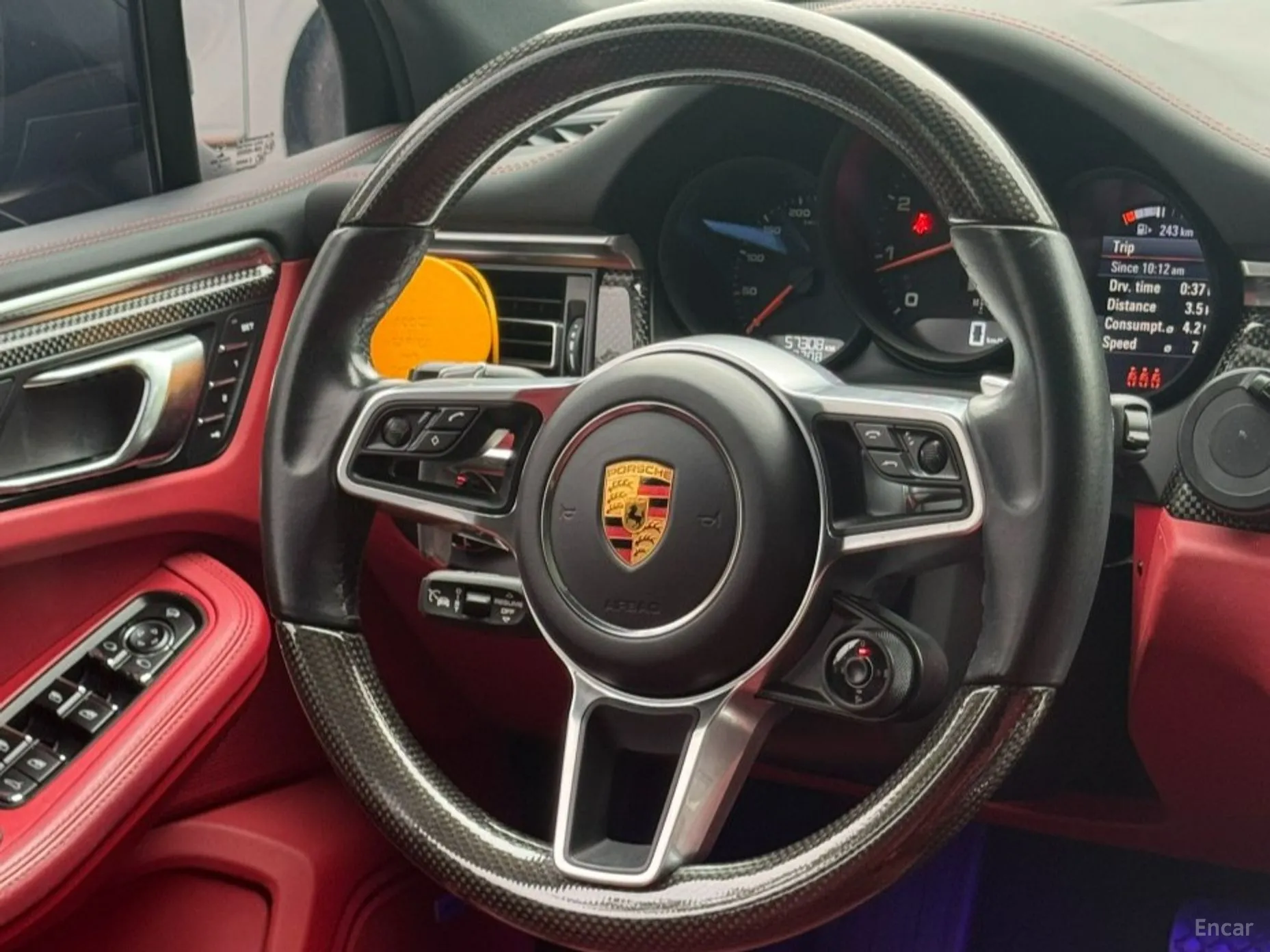 Porsche Macan превью 16