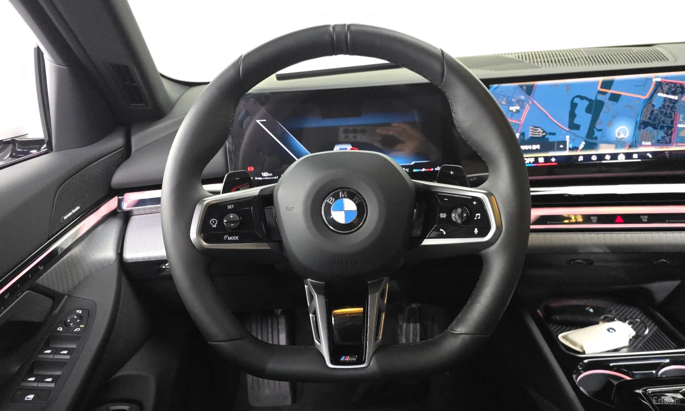 BMW 5 Series (G60) превью 13