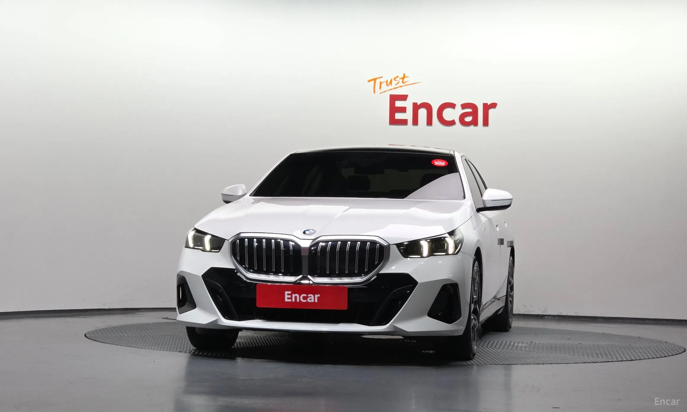 BMW 5 Series (G60) превью 3