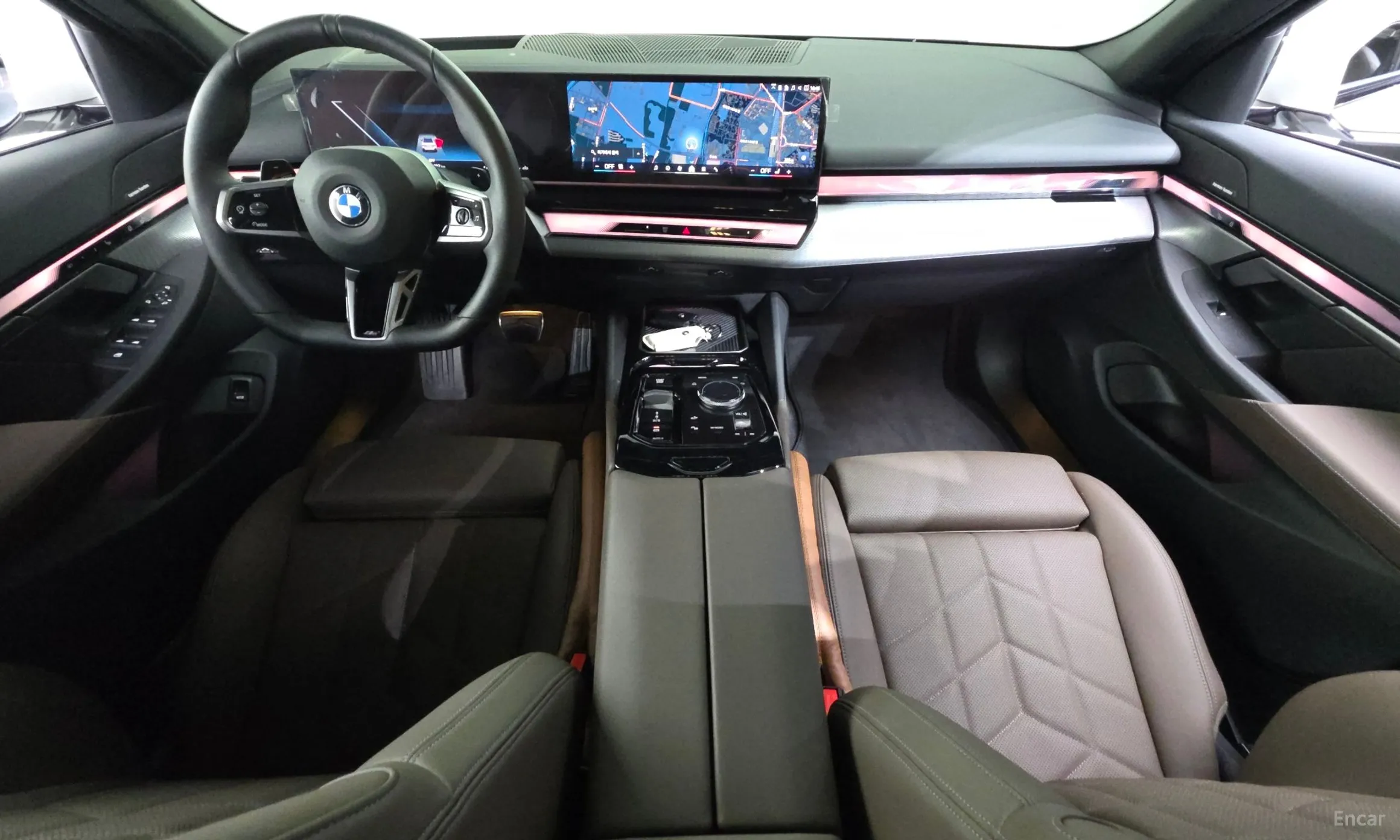 BMW 5 Series (G60) превью 7