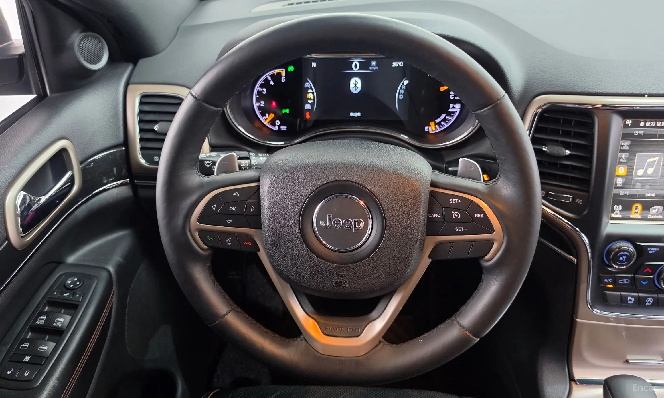 Jeep Grand Cherokee превью 13
