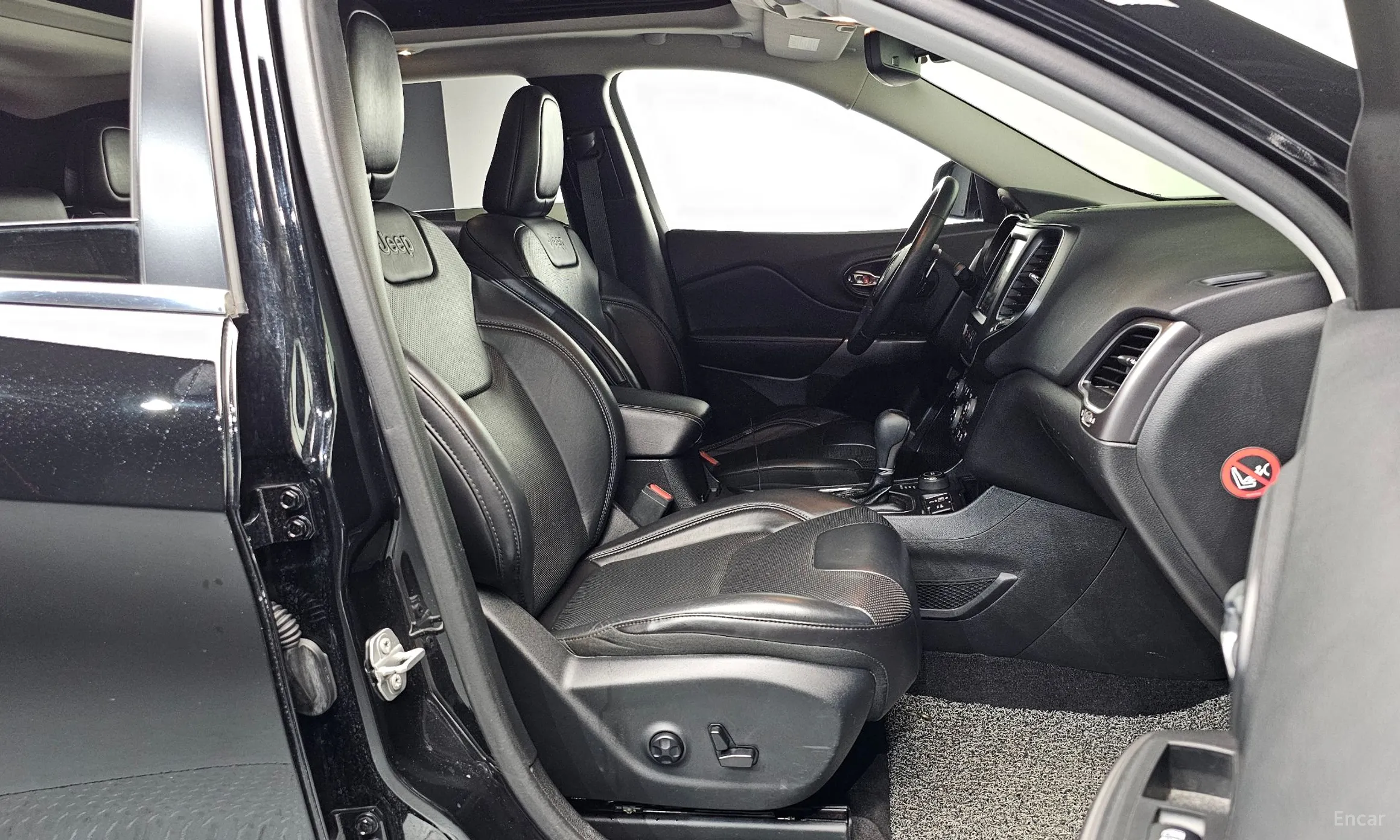 Jeep Cherokee (KL) превью 12