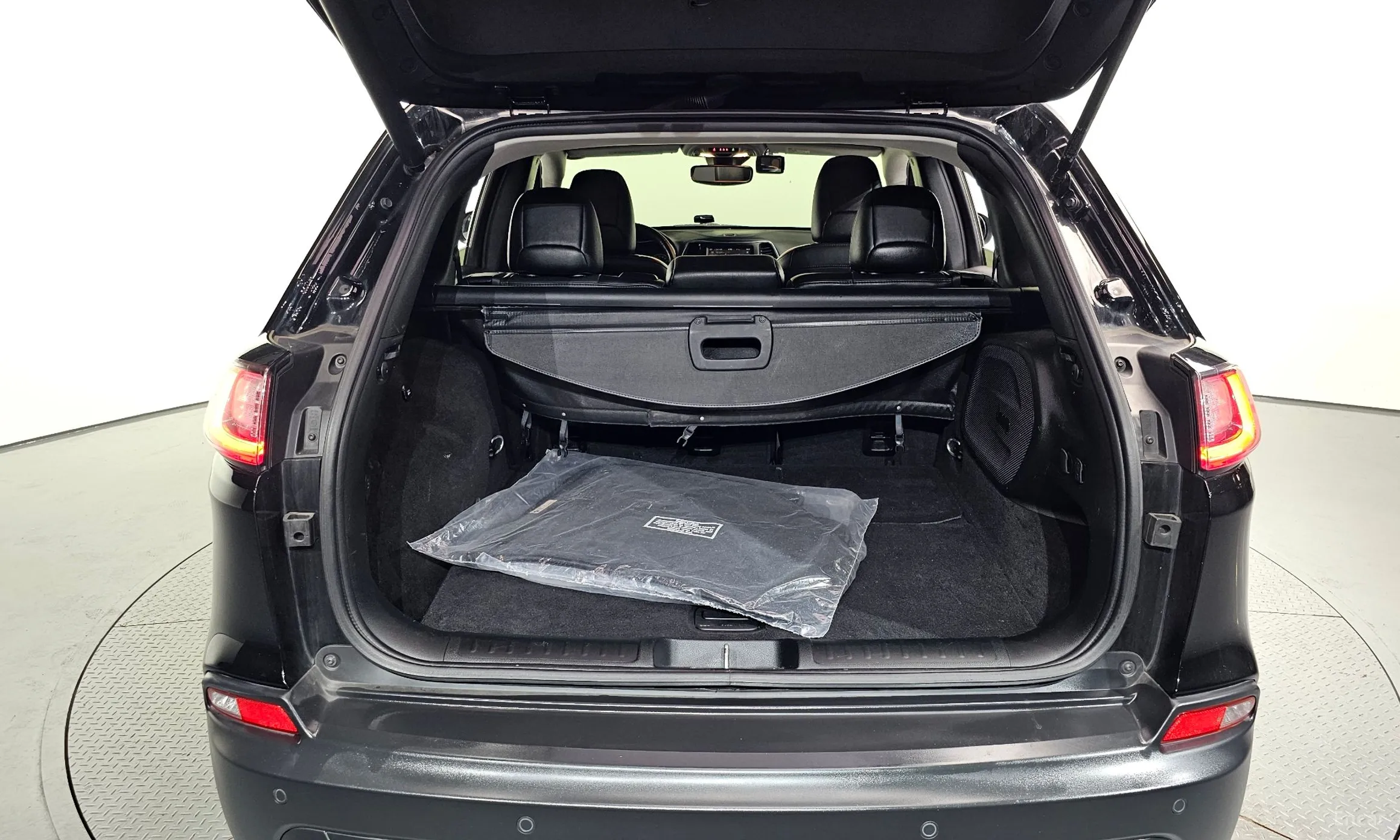 Jeep Cherokee (KL) превью 20