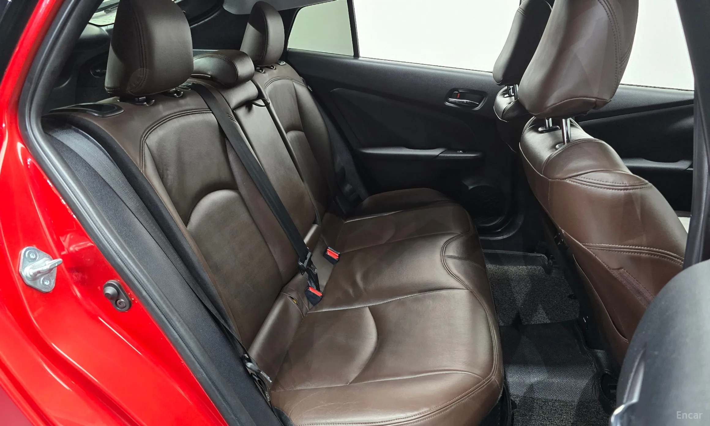 Toyota Prius 4th Generation превью 11