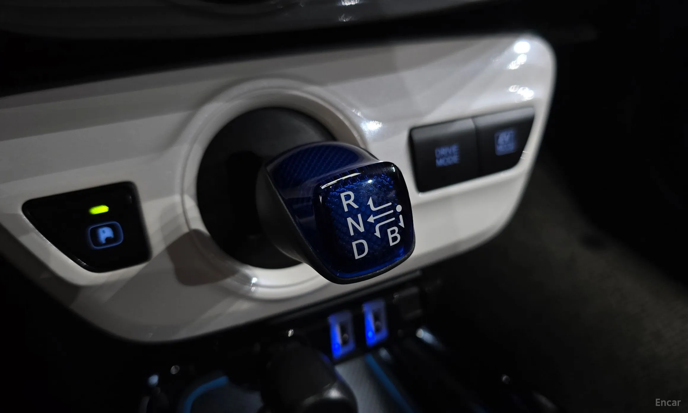 Toyota Prius 4th Generation превью 9