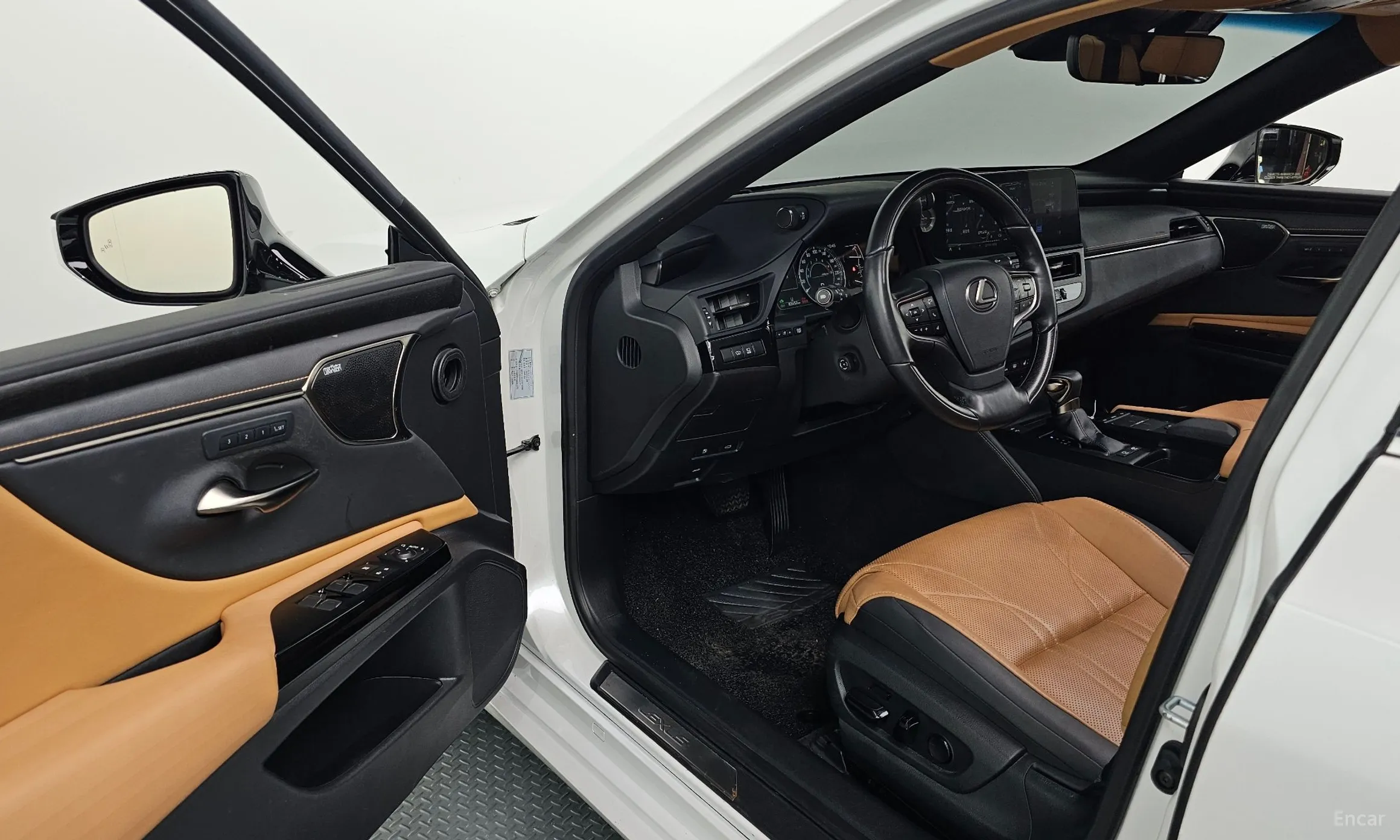 Lexus ES300h 7th Generation превью 11