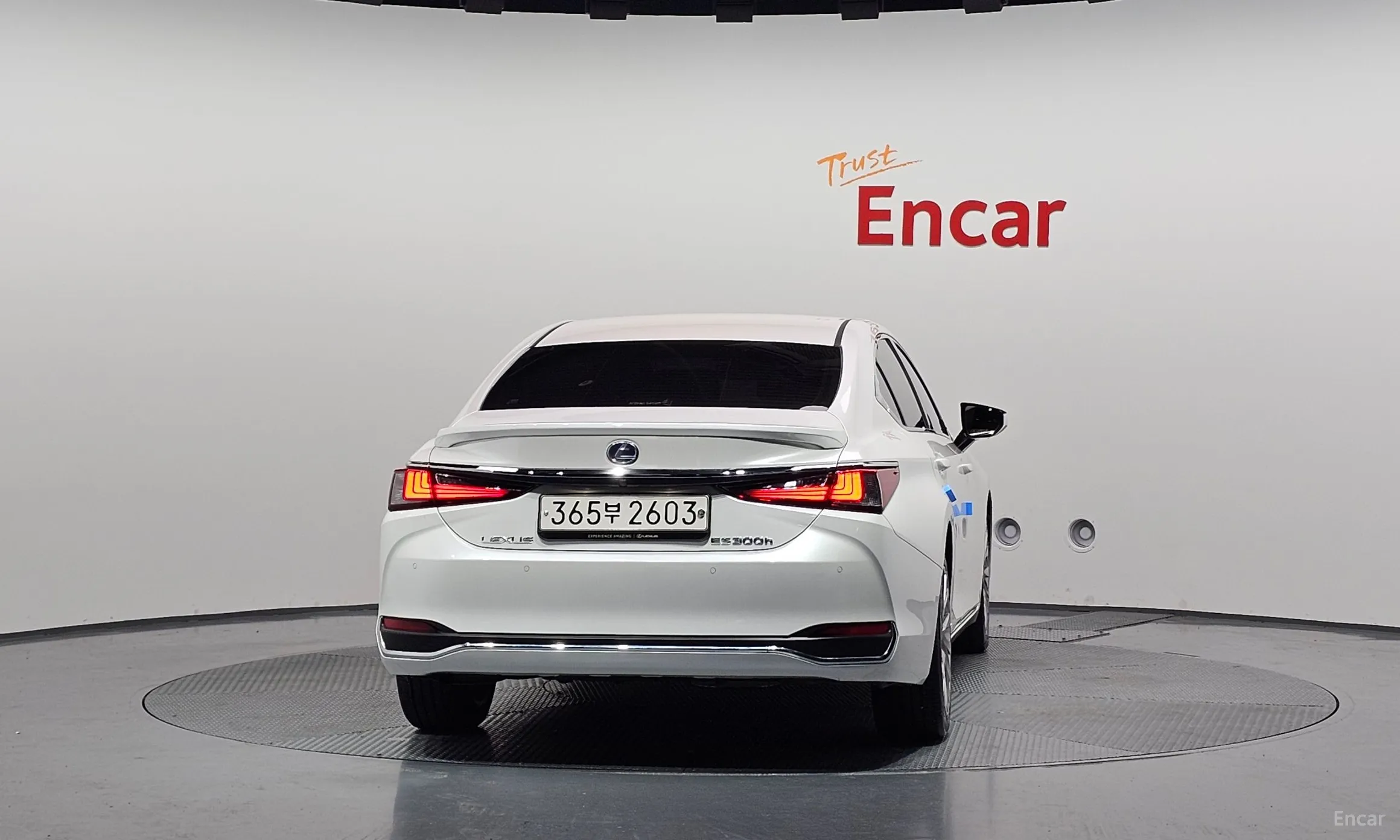 Lexus ES300h 7th Generation превью 4