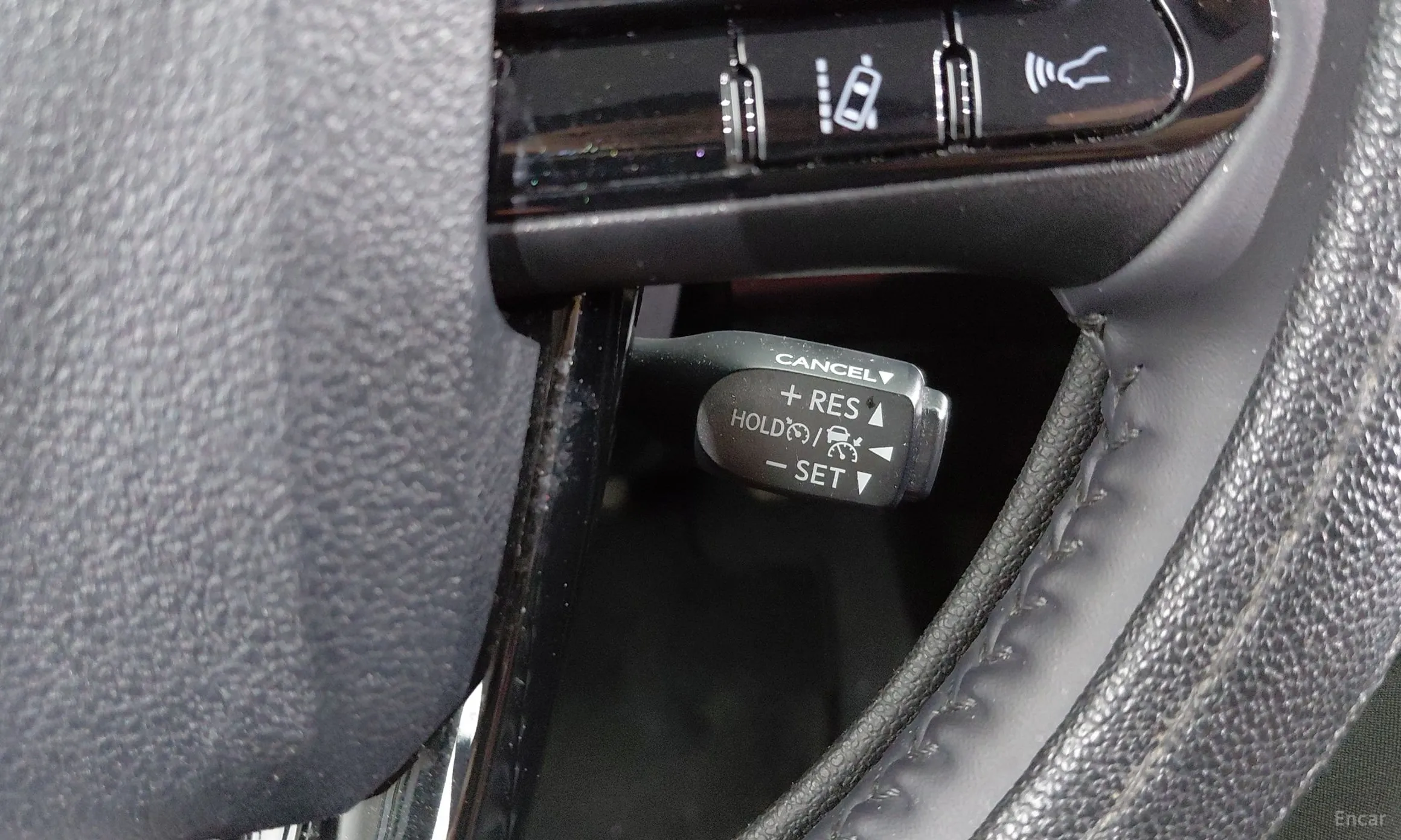 Toyota Prius 4th Generation превью 12