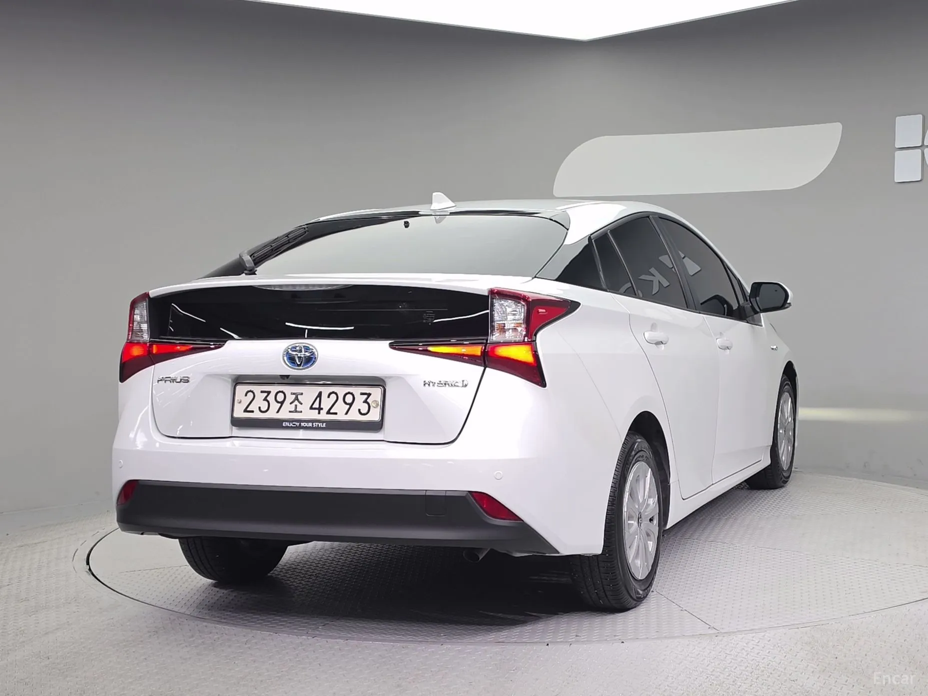 Toyota Prius 4th Generation превью 4