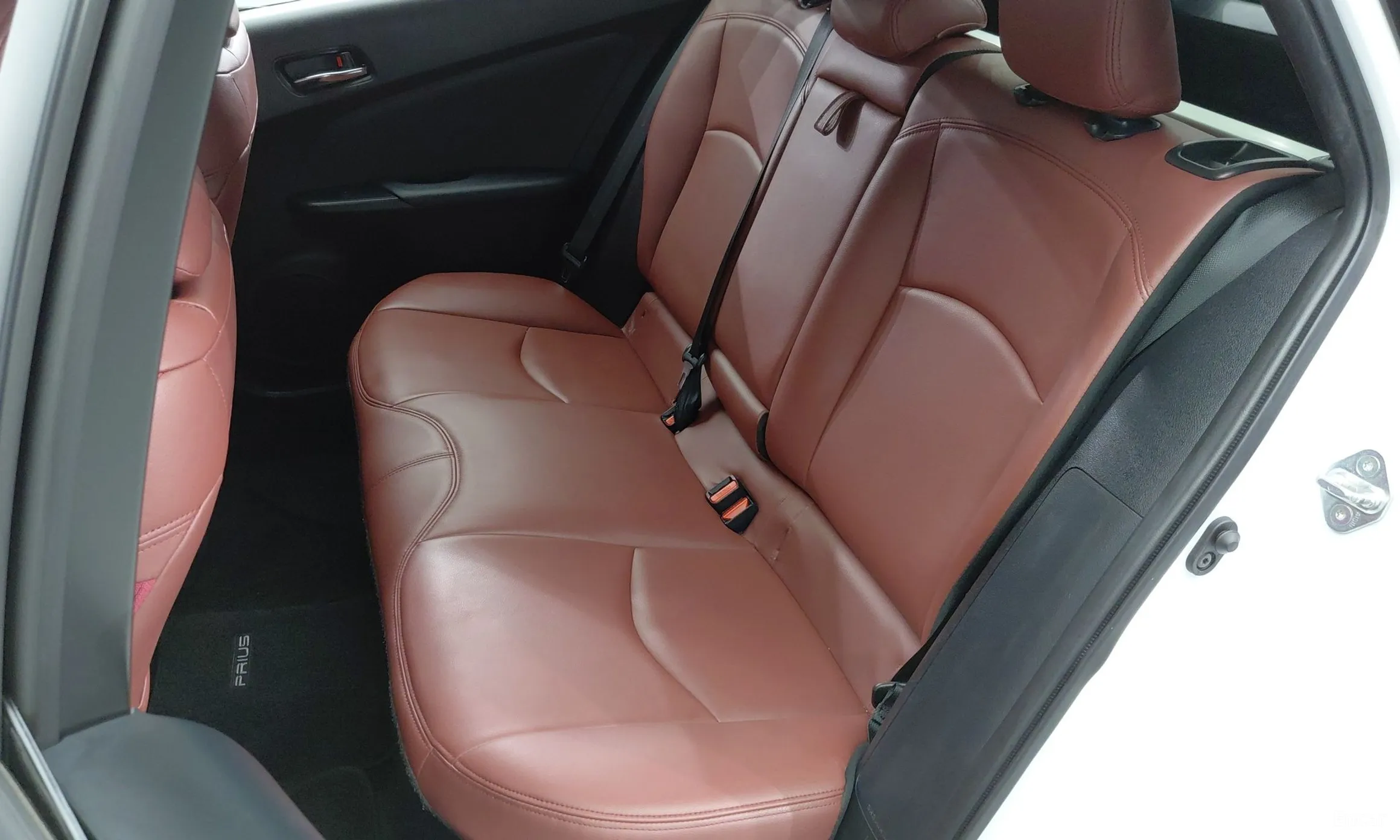 Toyota Prius 4th Generation превью 8