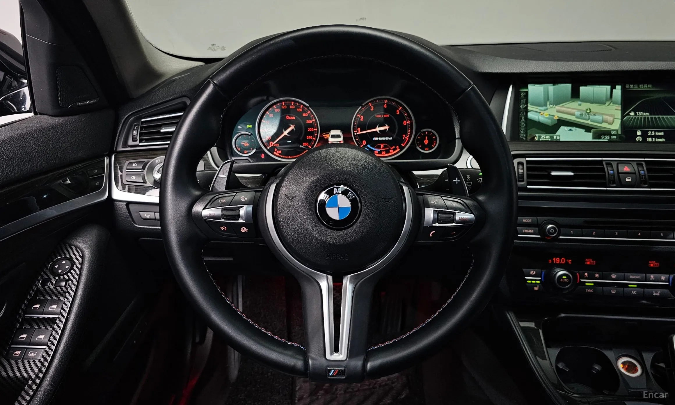 BMW 5 Series (F10) превью 13