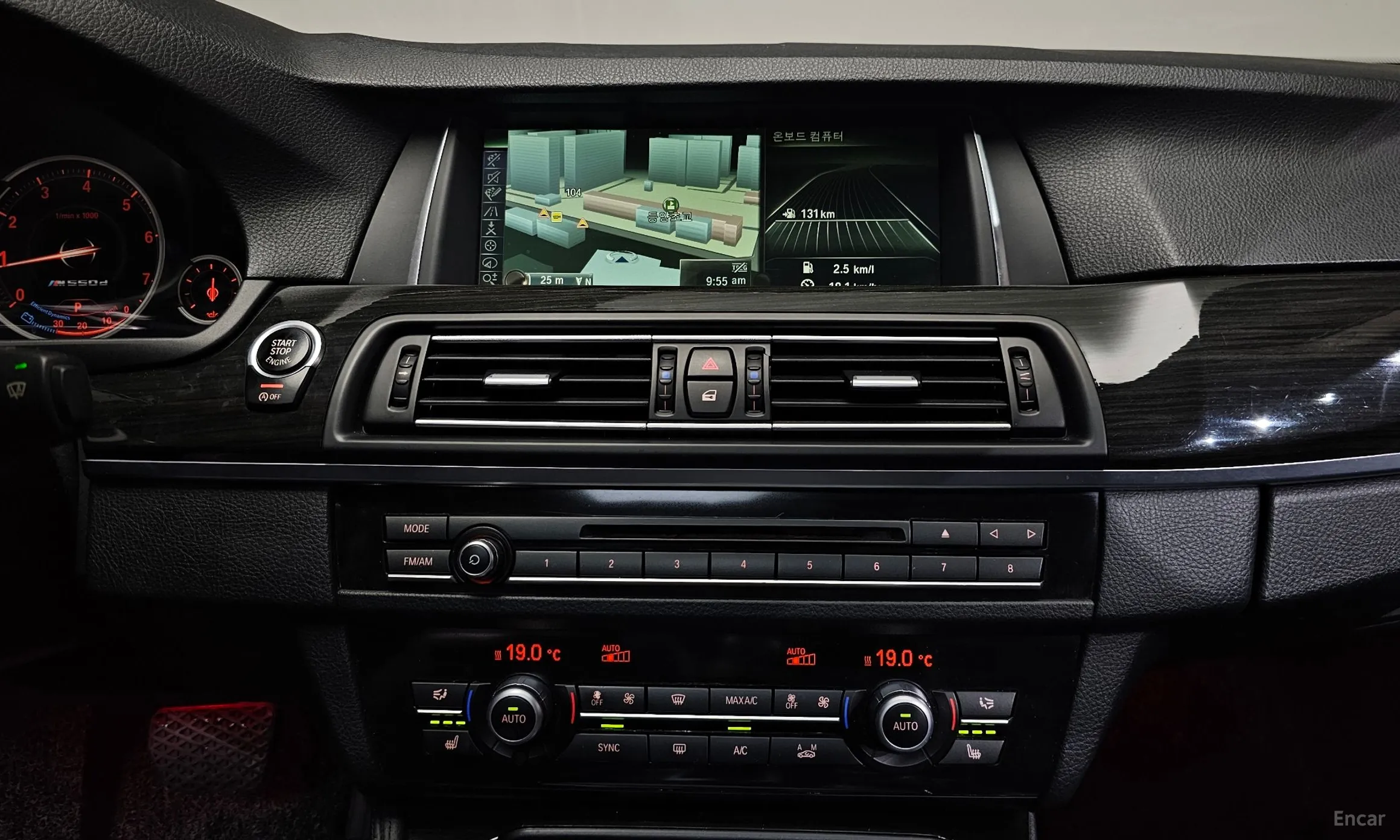 BMW 5 Series (F10) превью 14