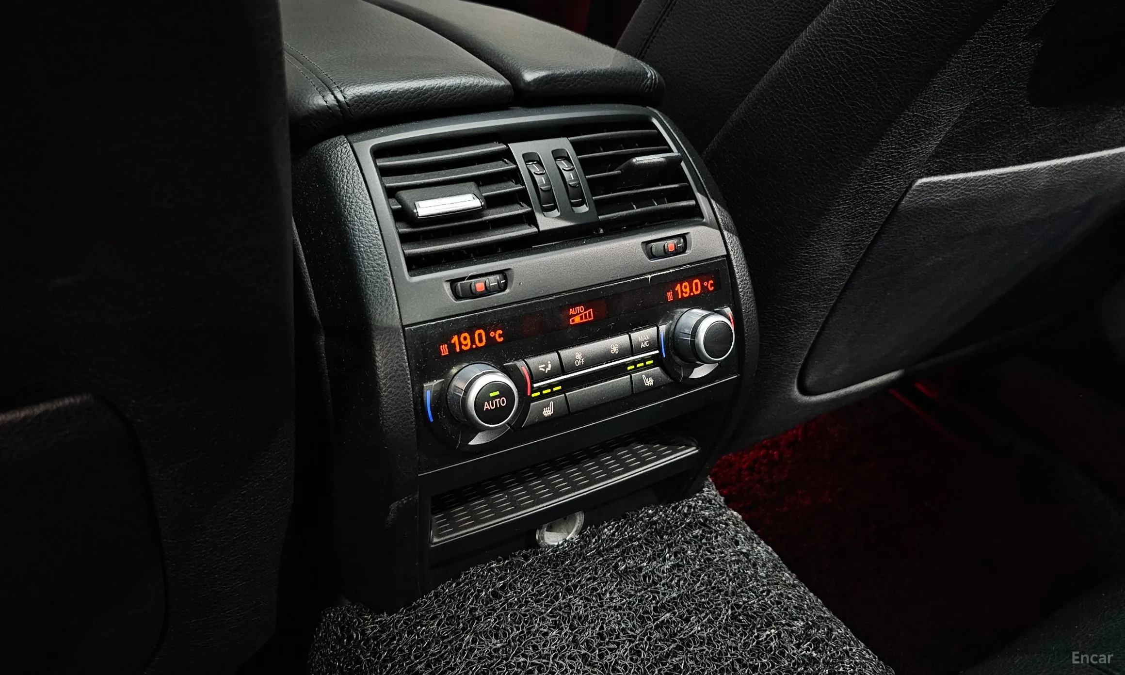 BMW 5 Series (F10) превью 19