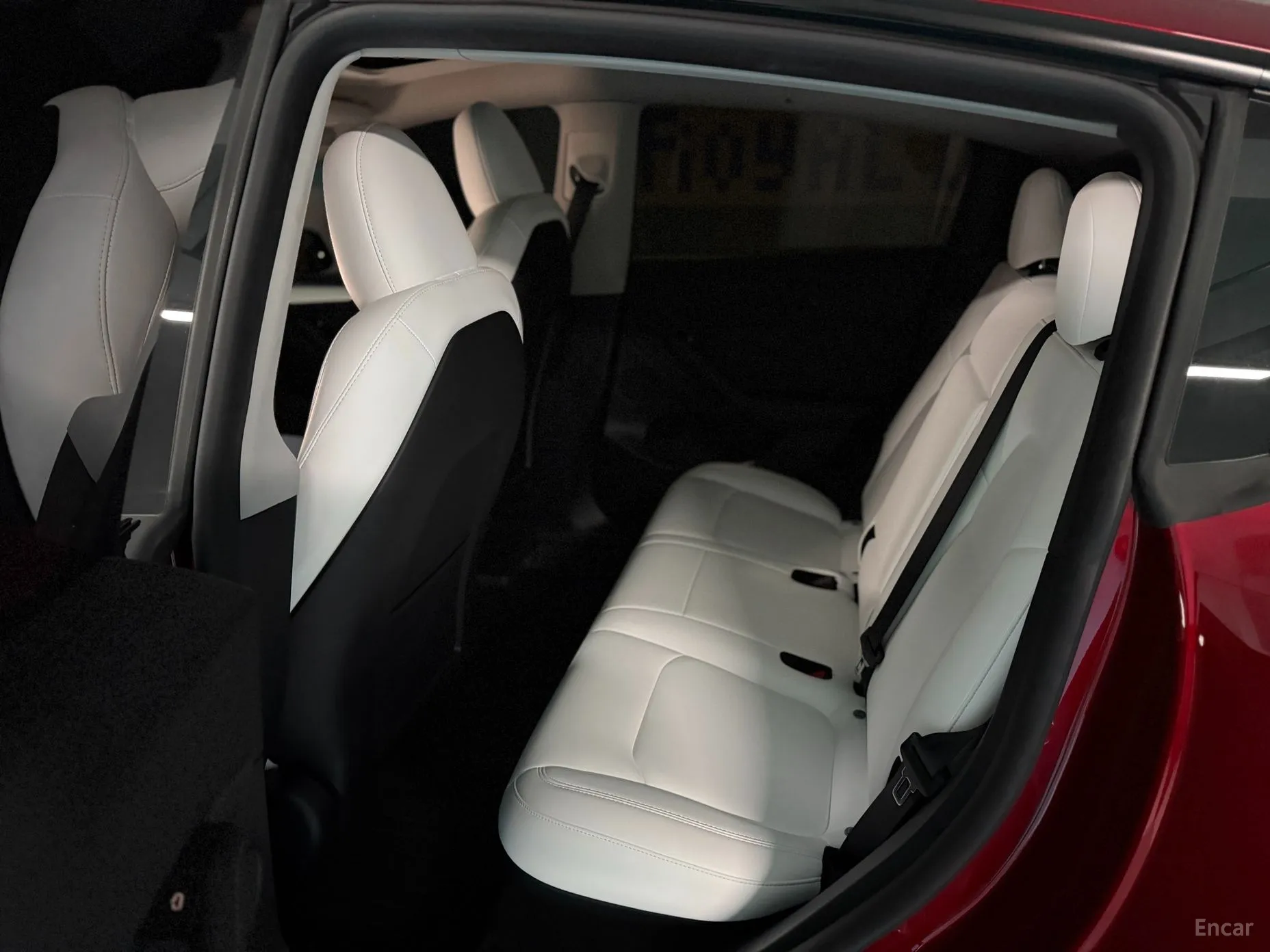 Tesla Model Y превью 16