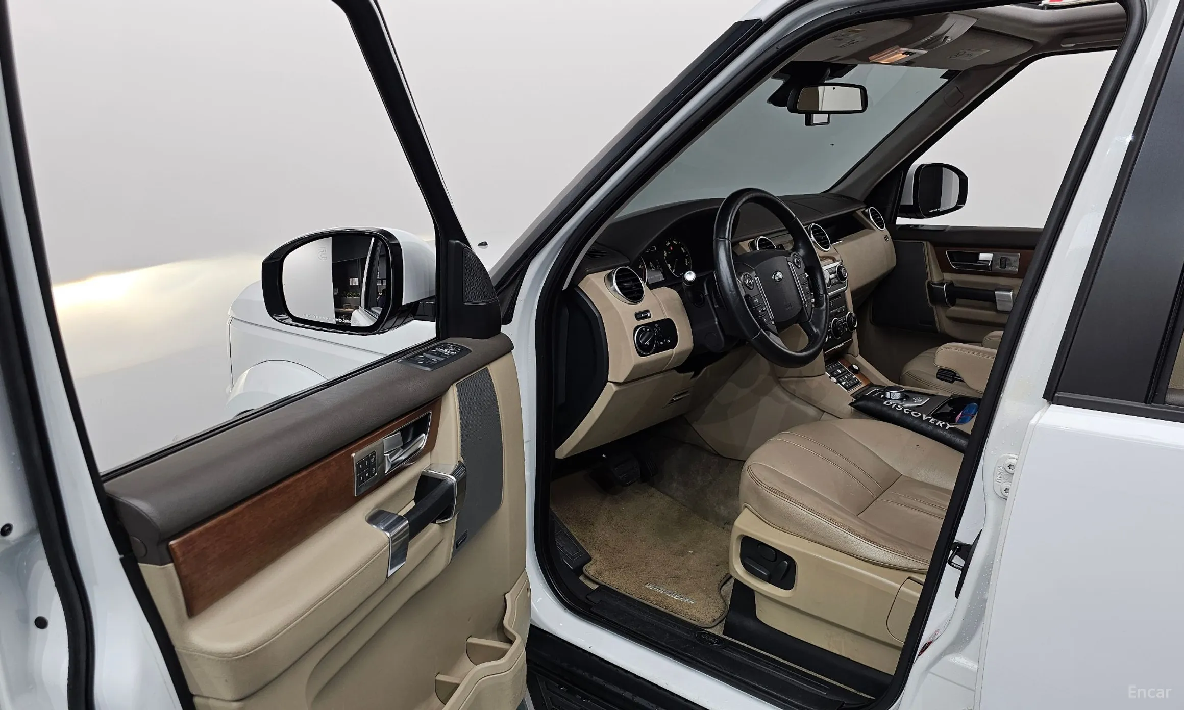 Land Rover Discovery 4 превью 10