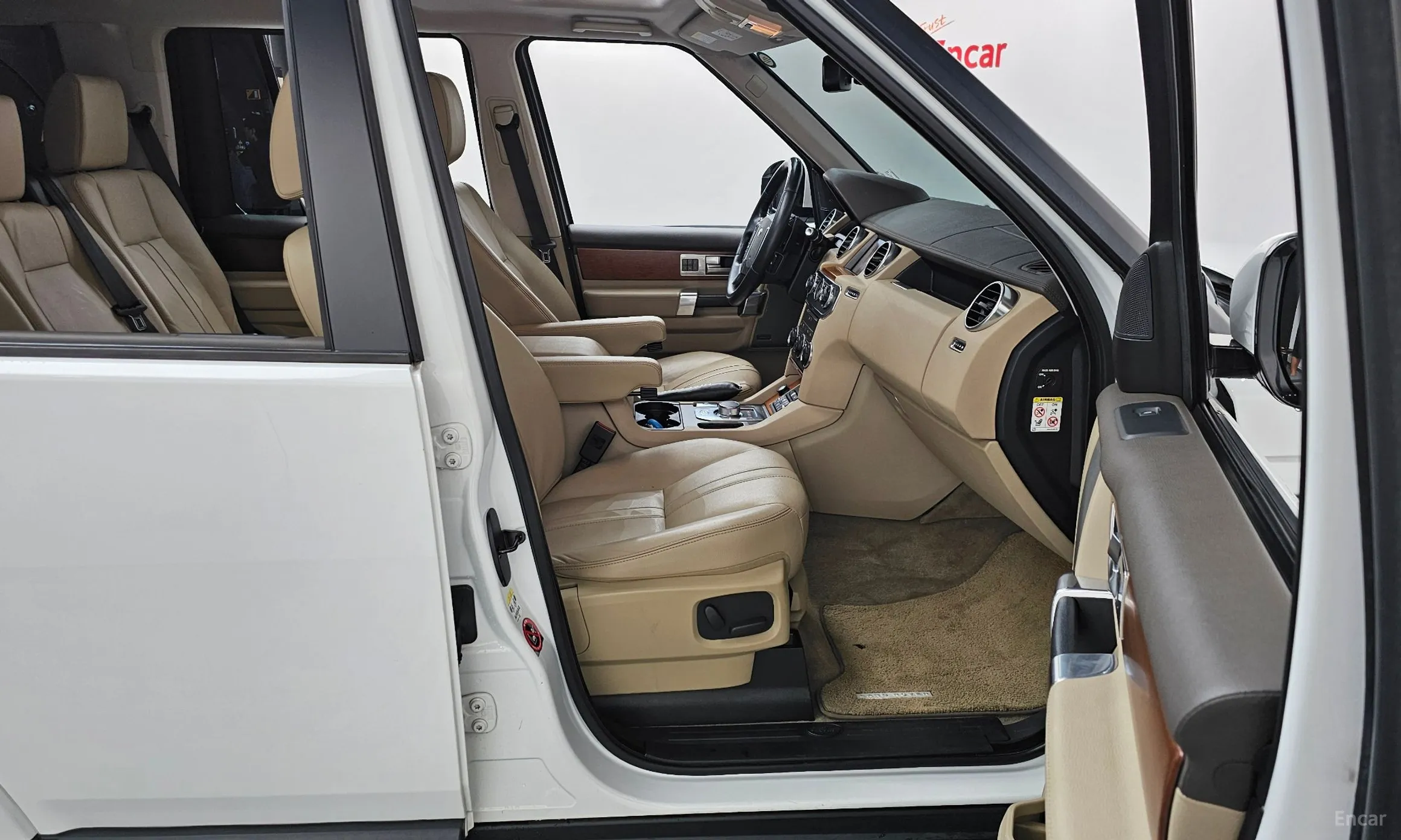 Land Rover Discovery 4 превью 11