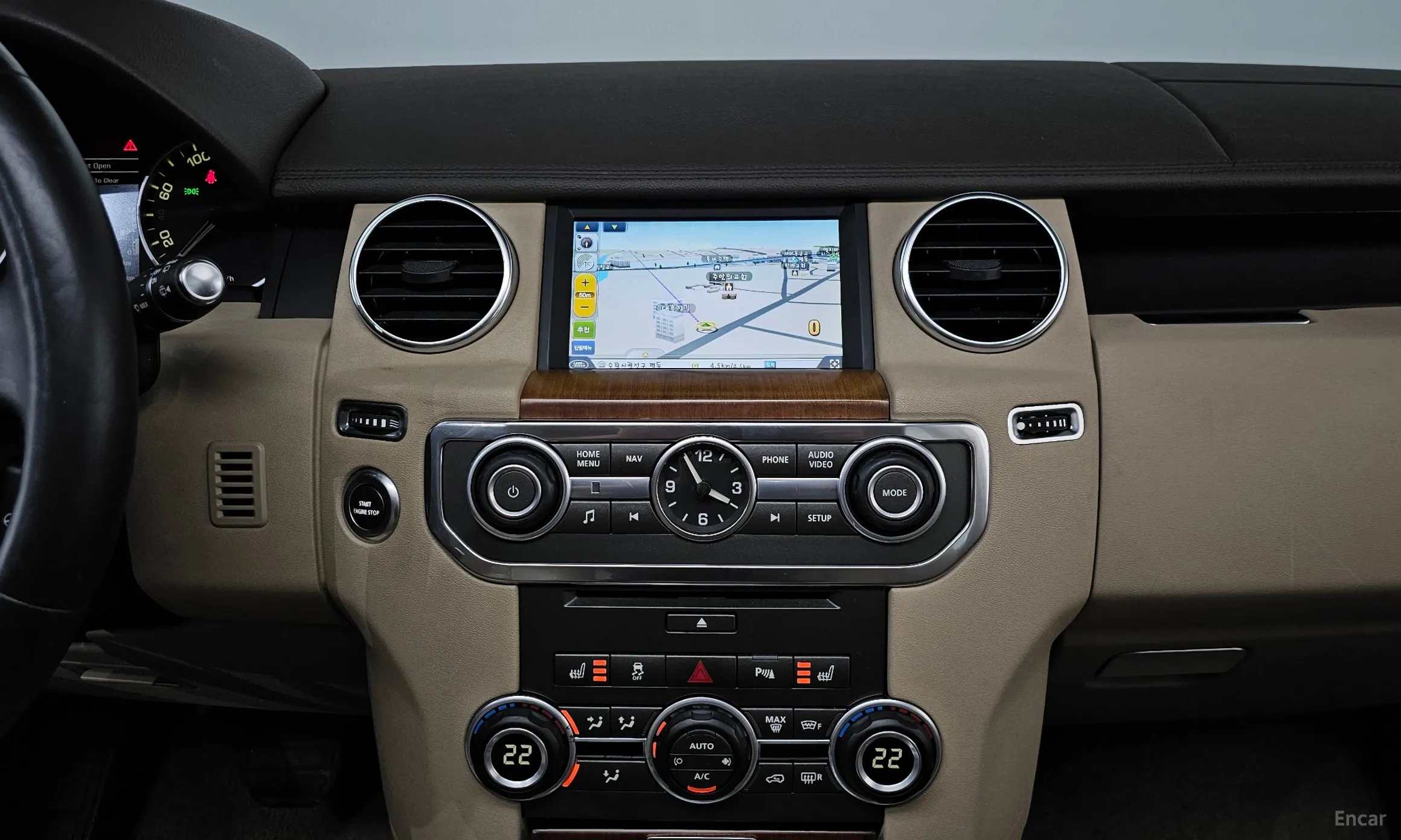 Land Rover Discovery 4 превью 14
