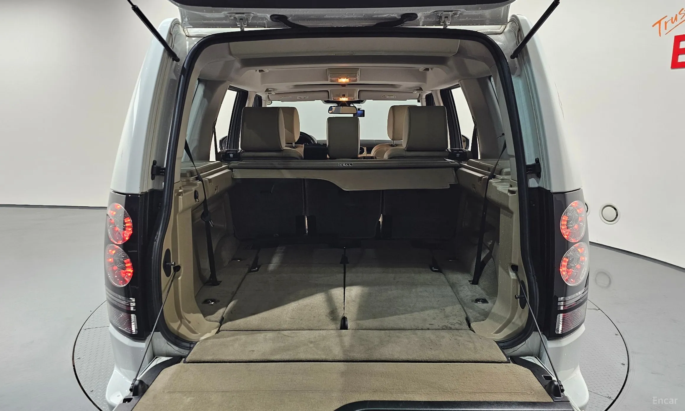 Land Rover Discovery 4 превью 19