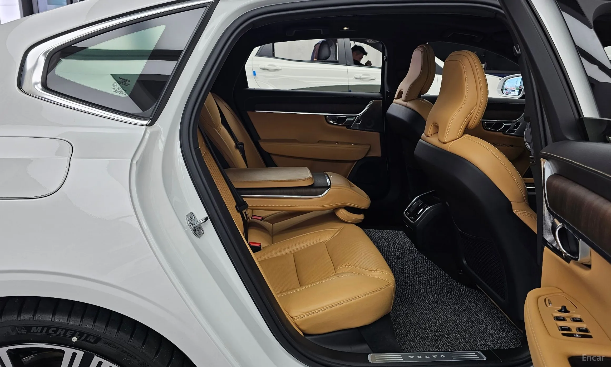 Volvo S90 превью 11