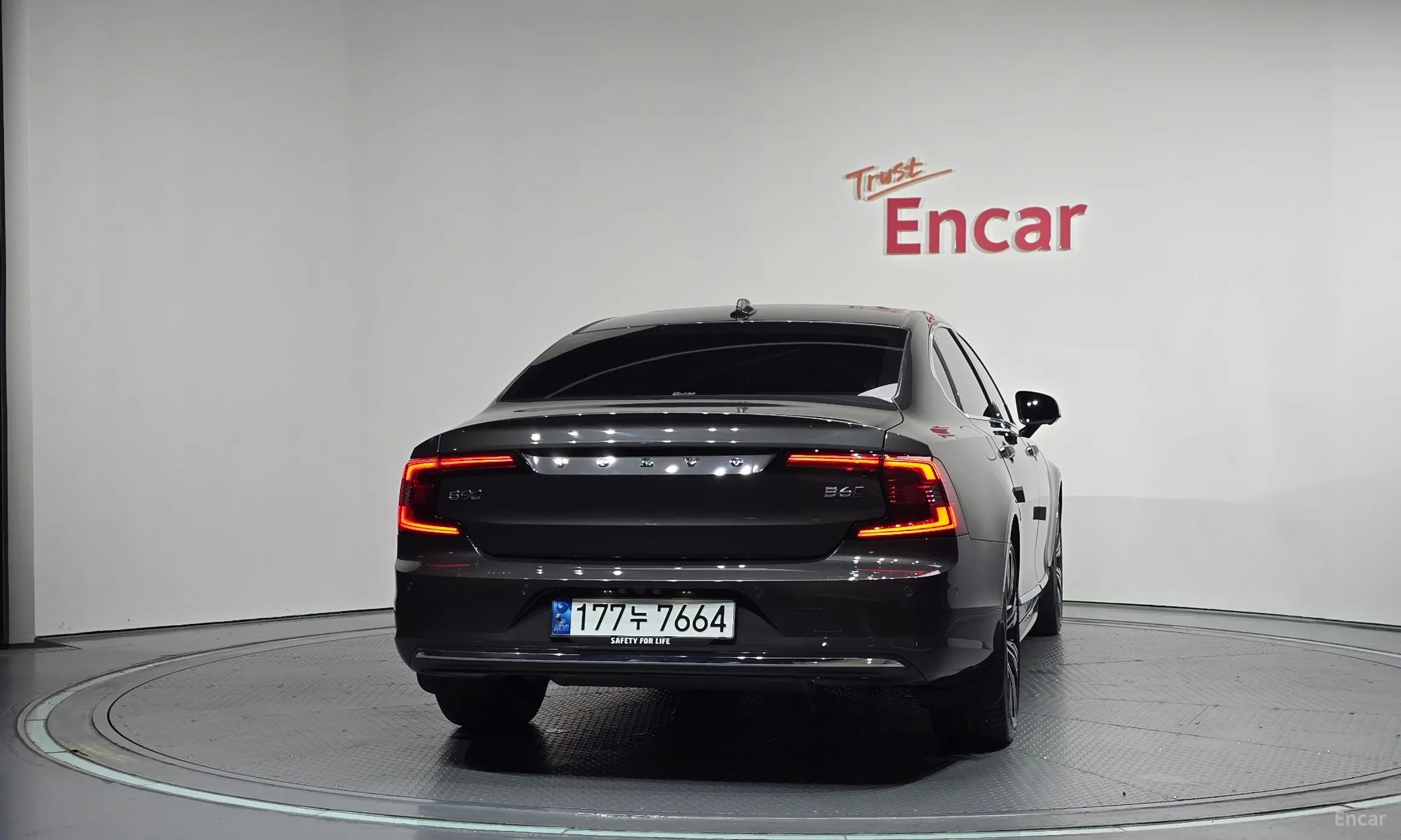 Volvo S90 превью 4
