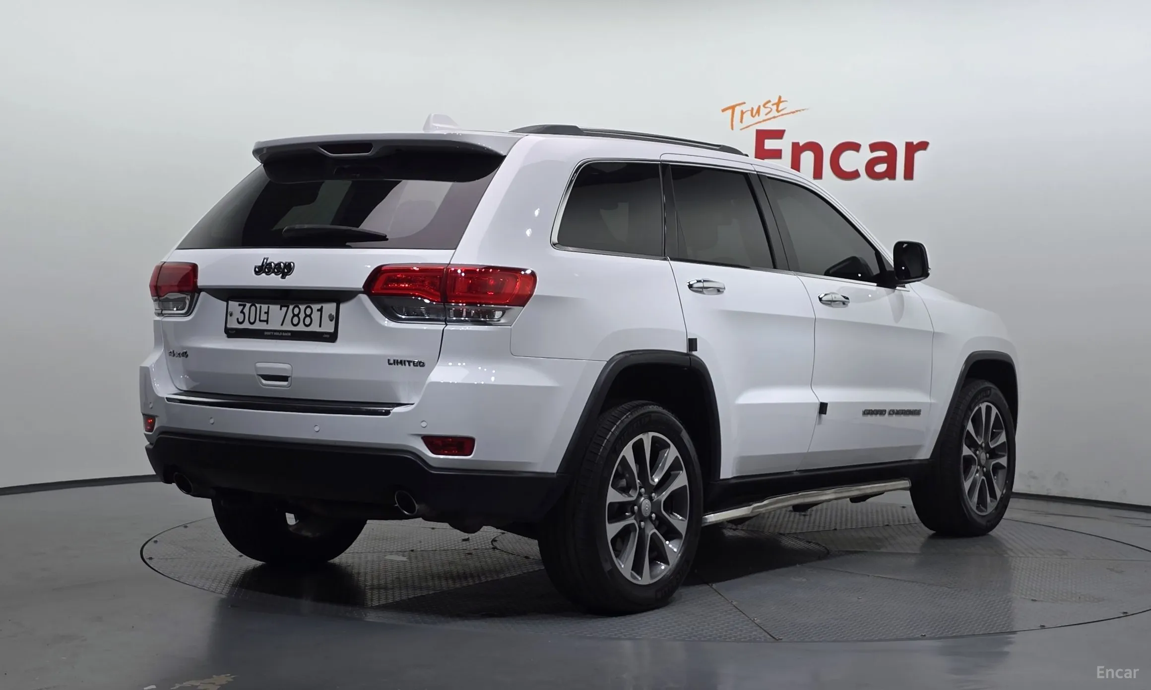 Jeep Grand Cherokee превью 2