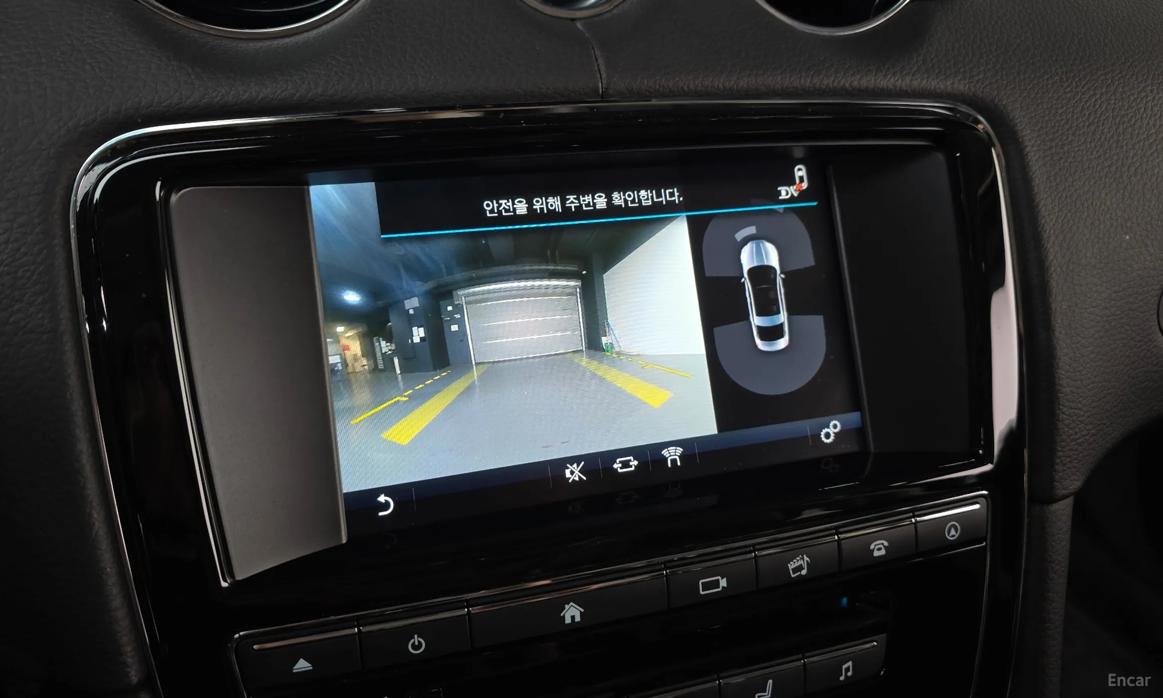 Jaguar All New XJ превью 14