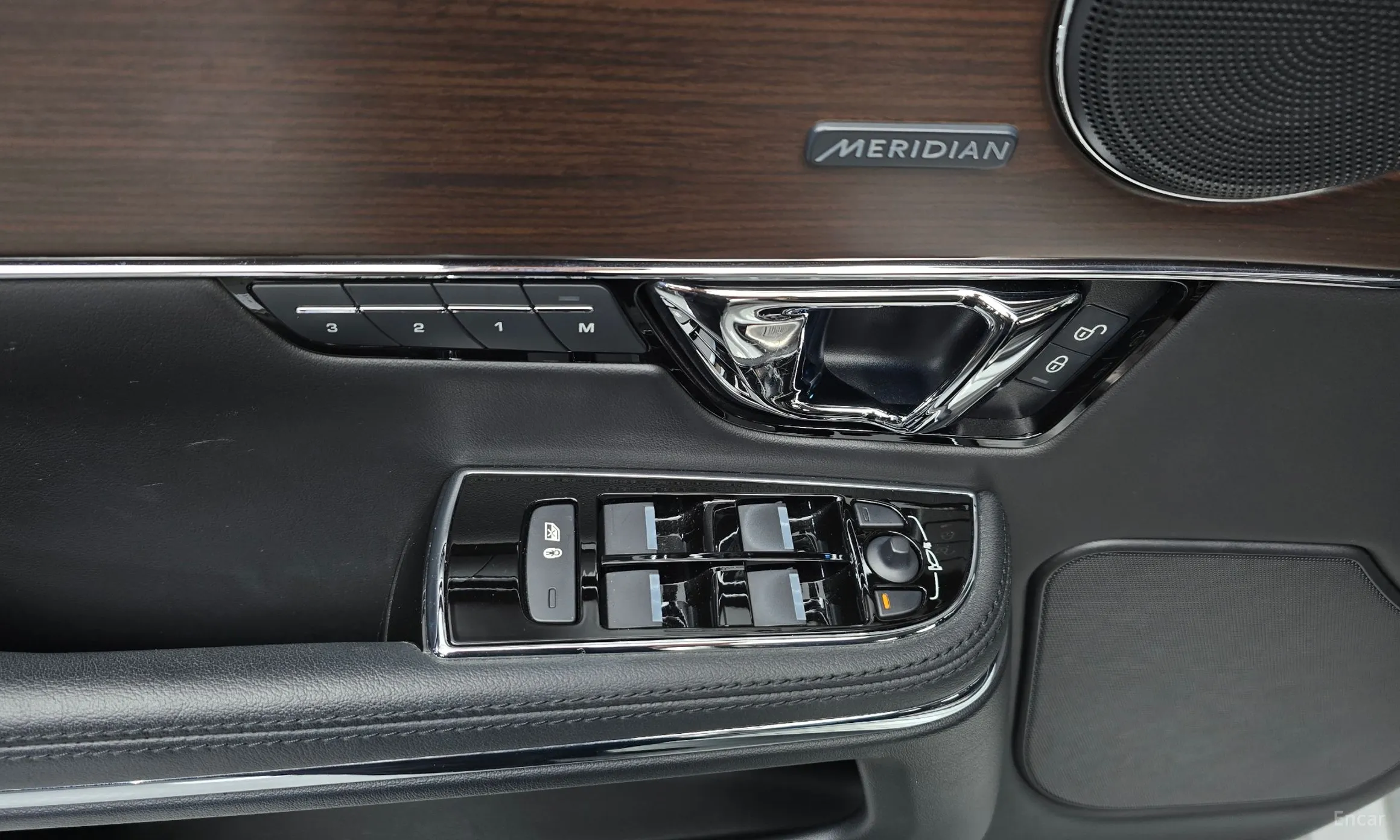 Jaguar All New XJ превью 17
