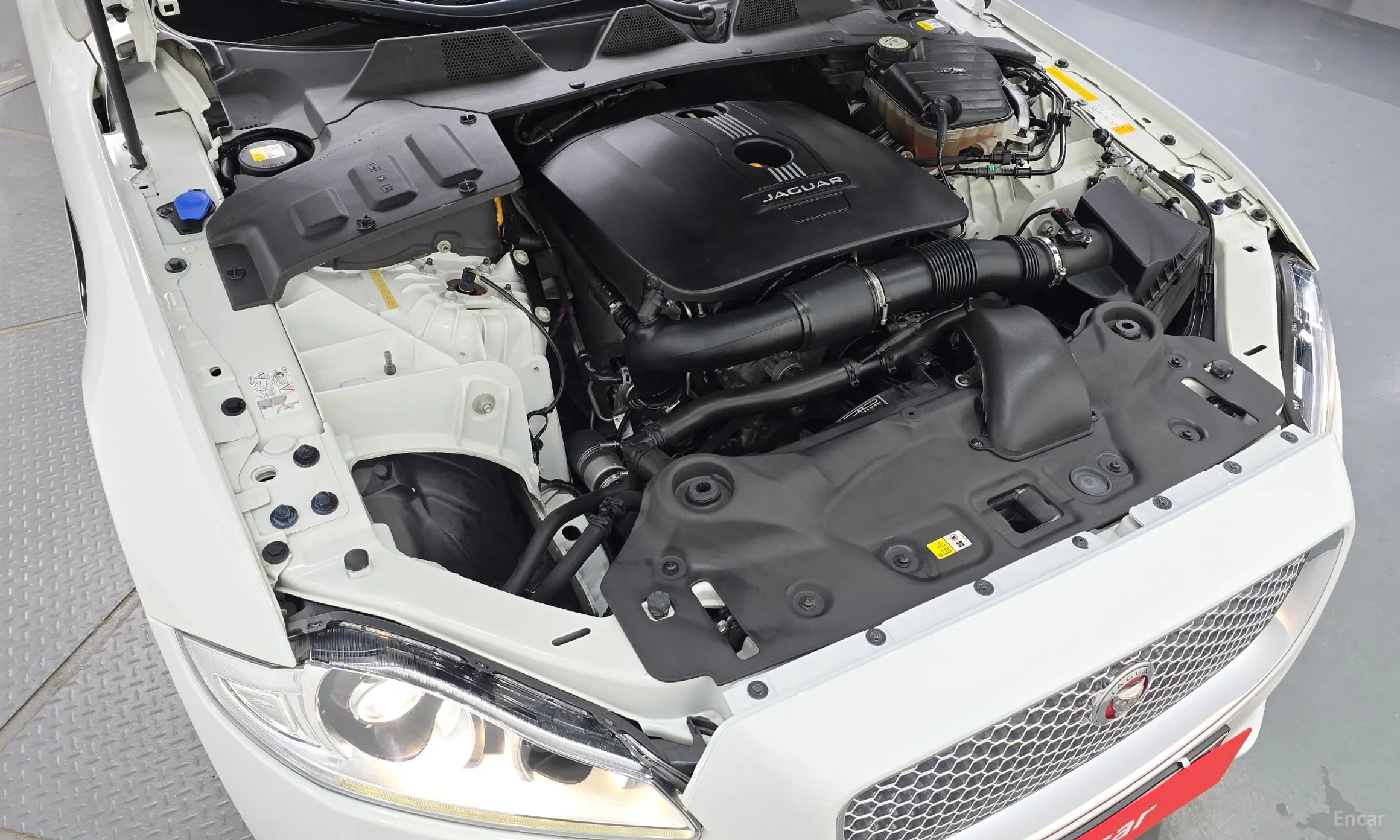 Jaguar All New XJ превью 6