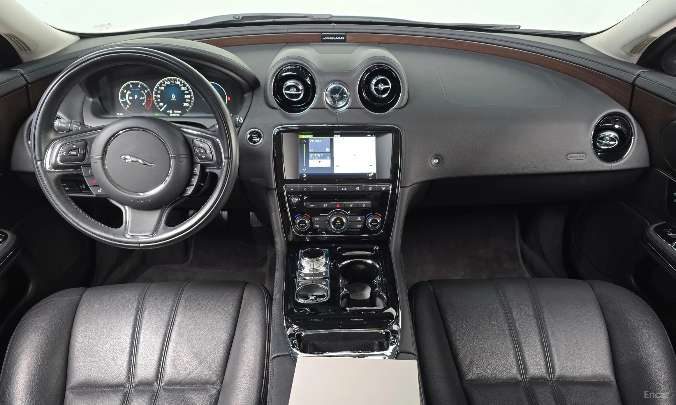 Jaguar All New XJ превью 7
