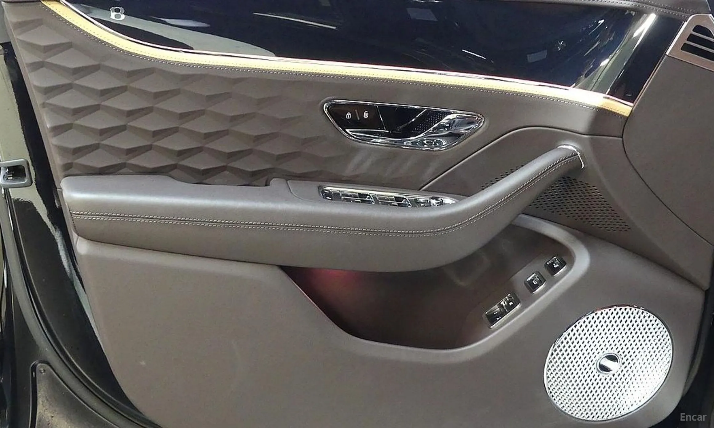 Bentley Flying Spur 4th Generation превью 11