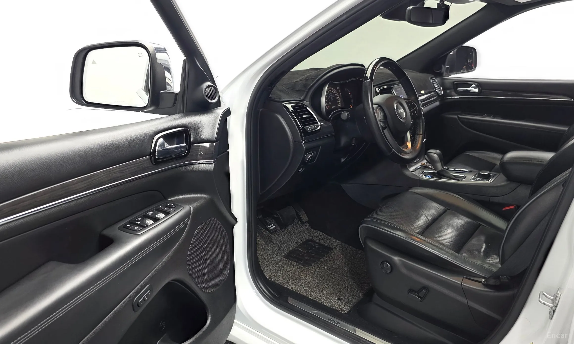 Jeep Grand Cherokee превью 10