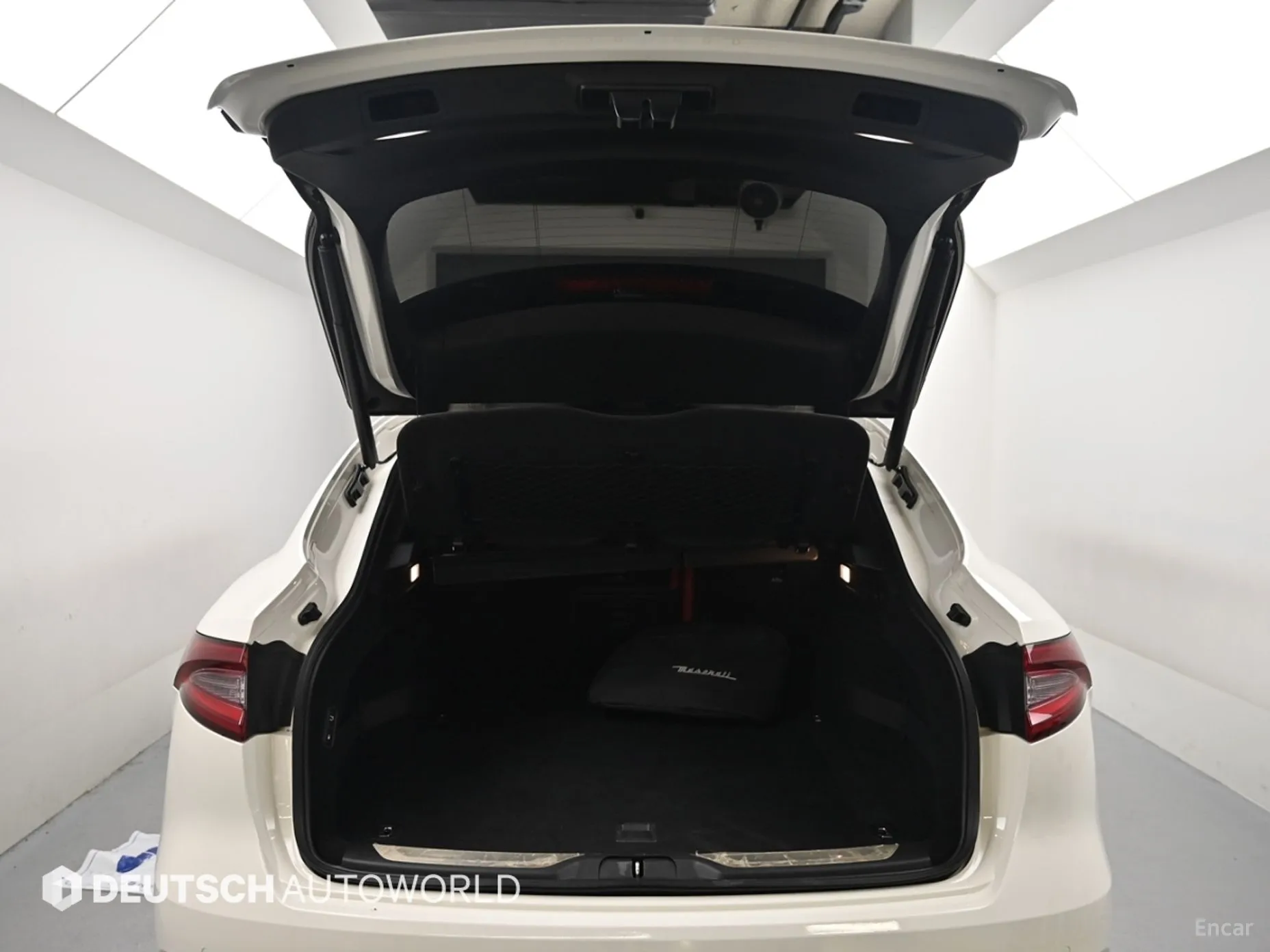 Maserati Levante превью 18