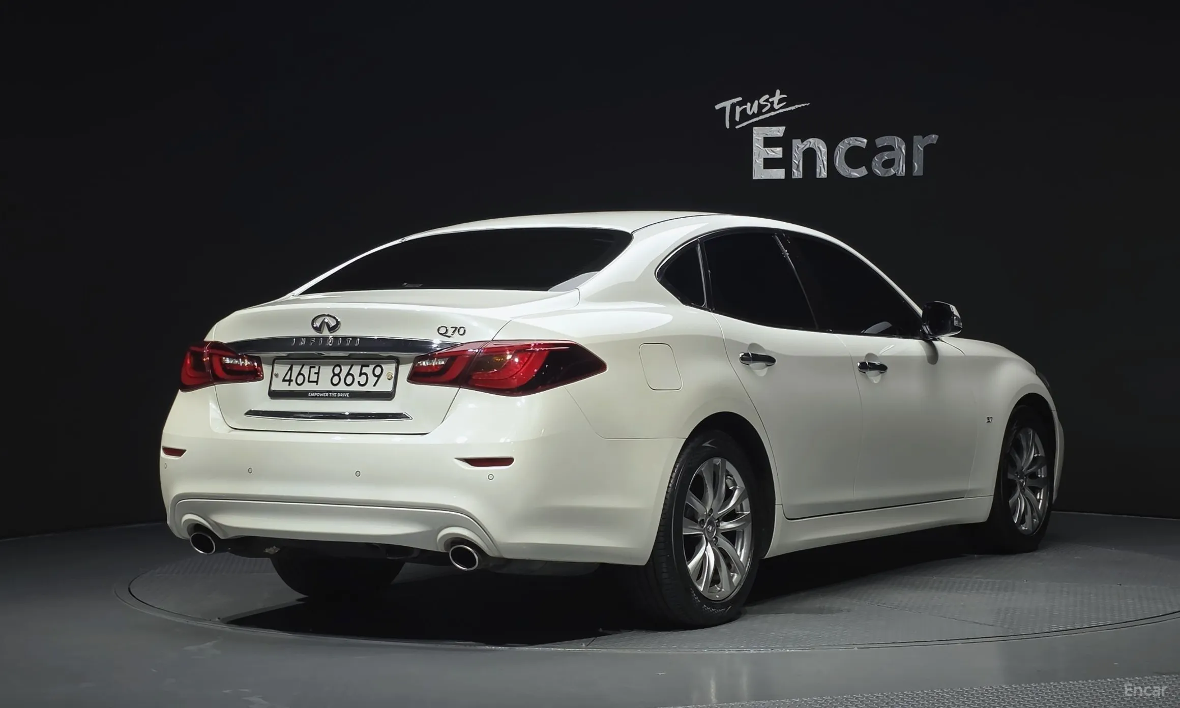 Infiniti Q70