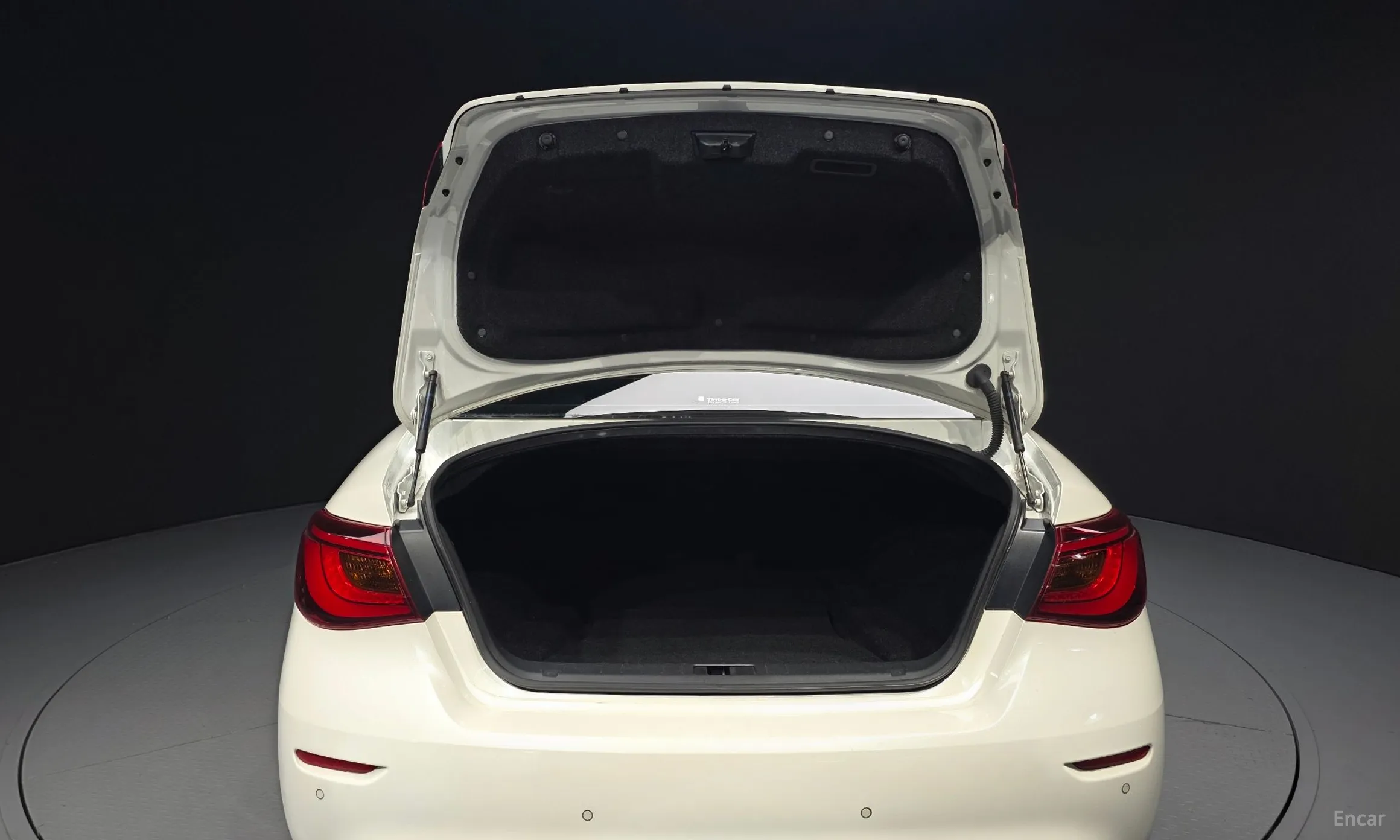 Infiniti Q70 превью 20