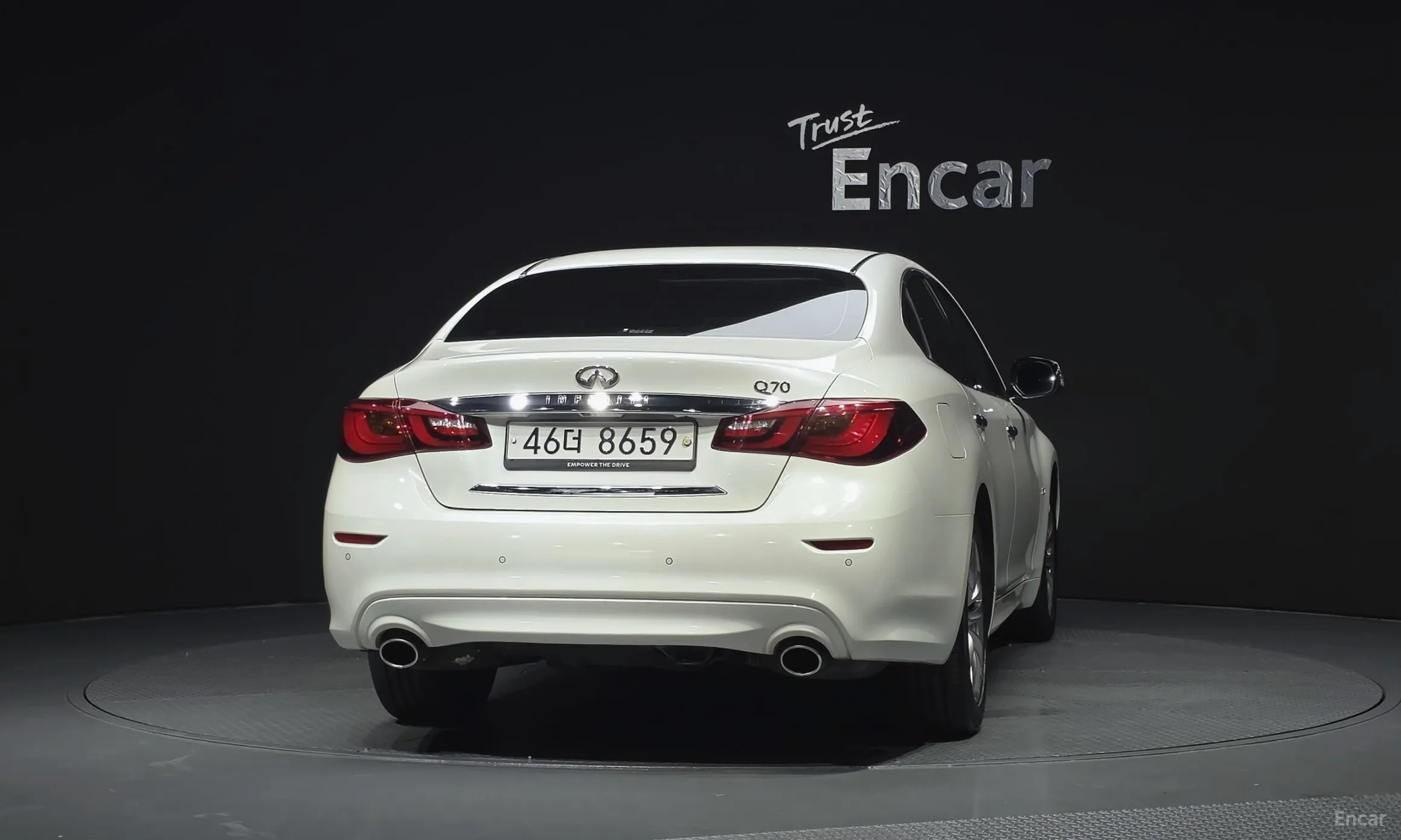 Infiniti Q70 превью 4