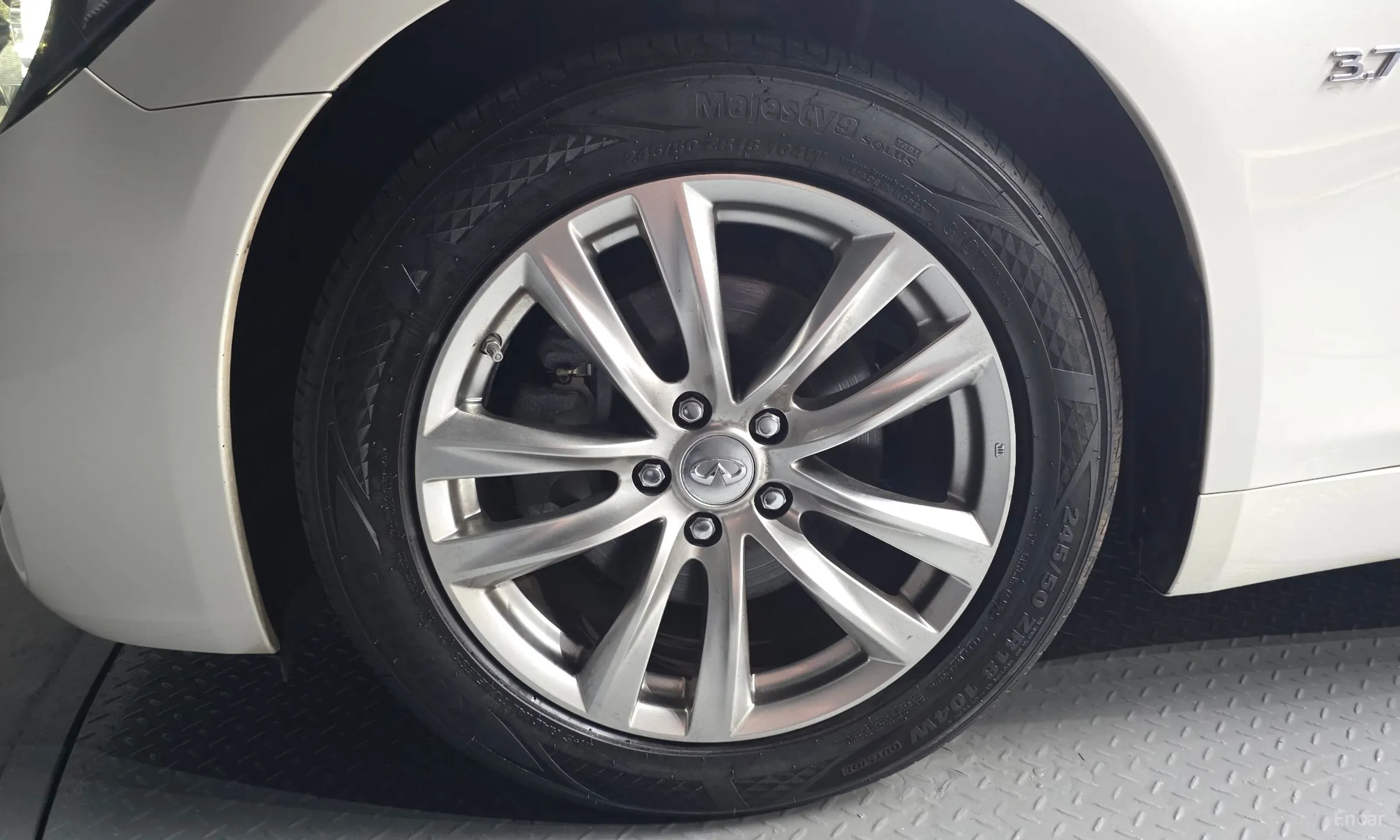 Infiniti Q70 превью 5