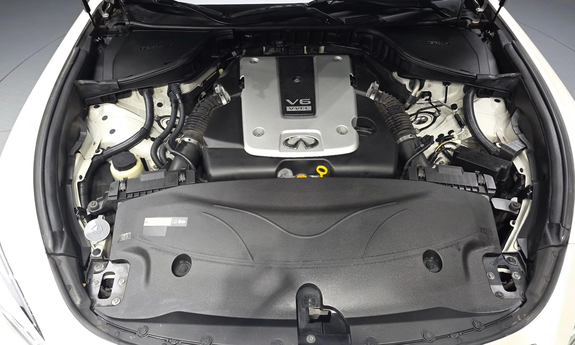 Infiniti Q70 превью 6