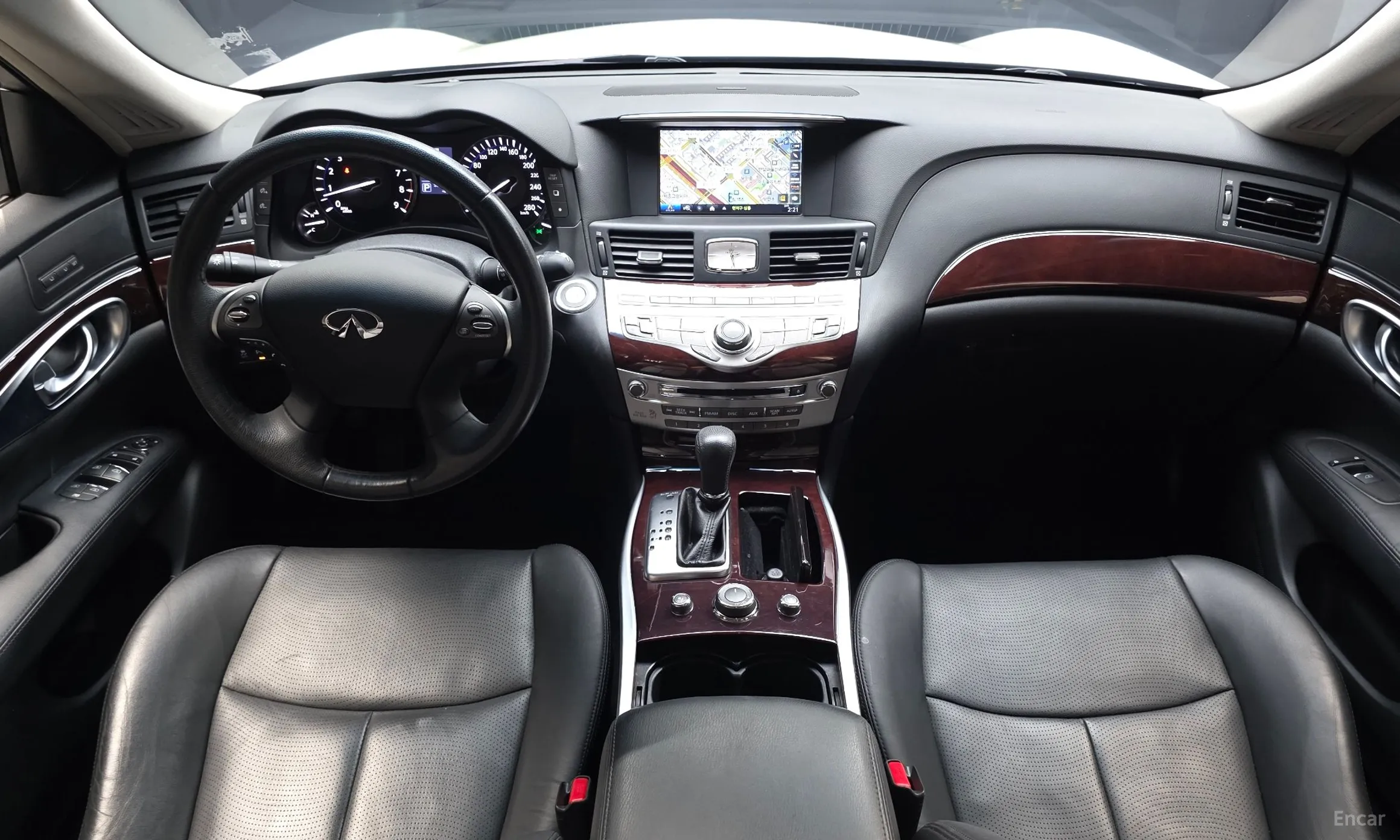 Infiniti Q70 превью 7