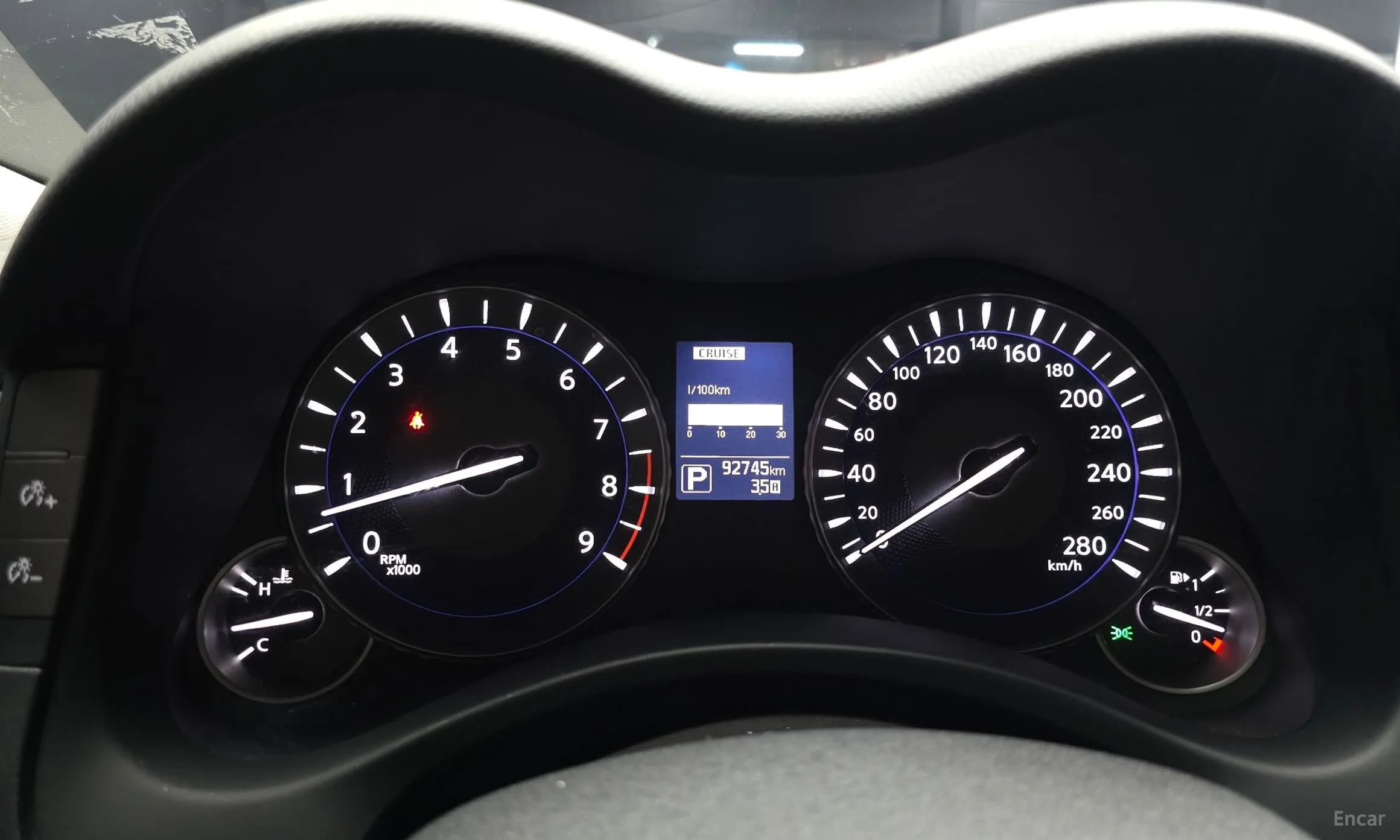 Infiniti Q70 превью 8